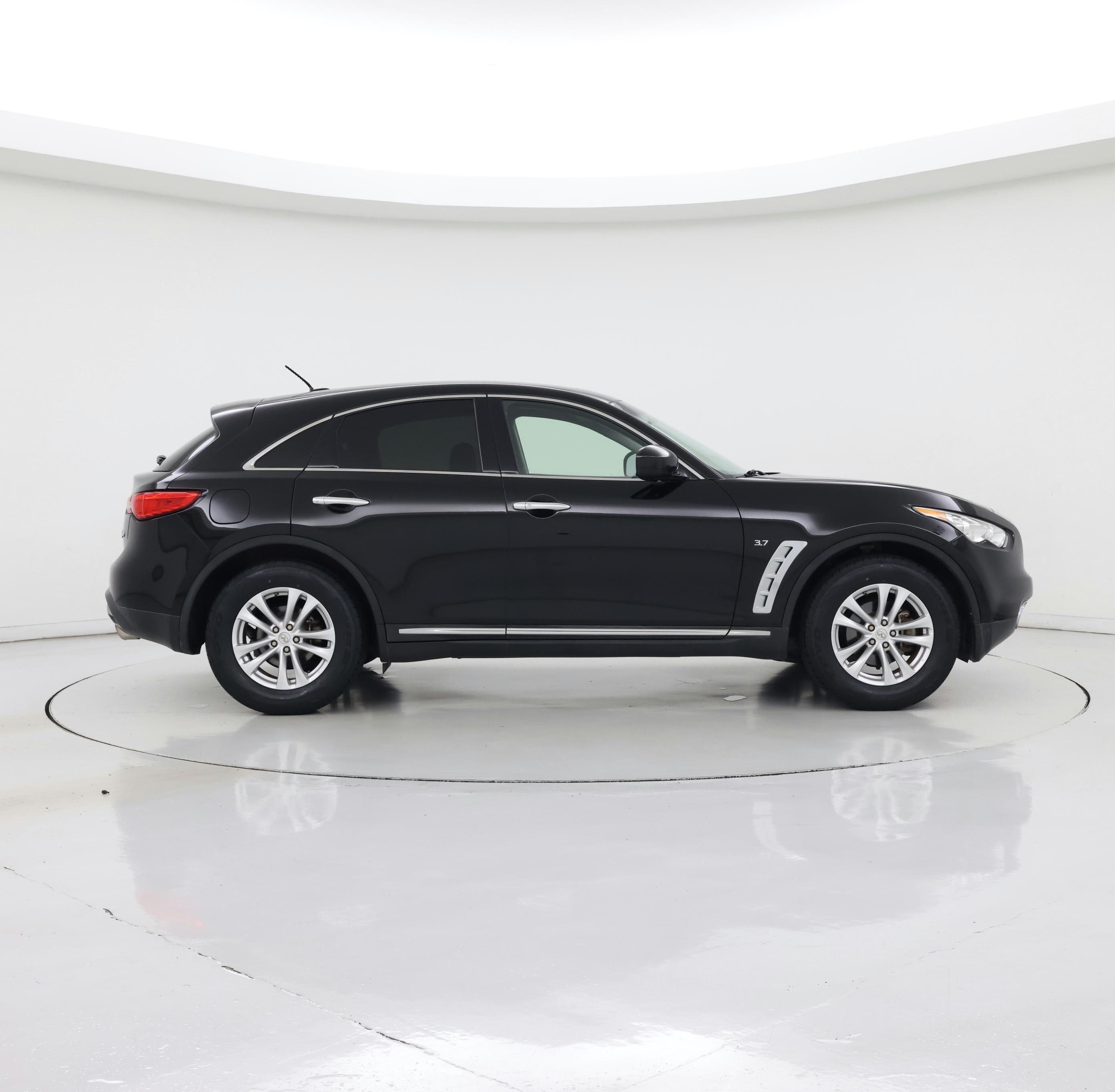 Thumbnail: 2017 INFINITI QX70 - 7