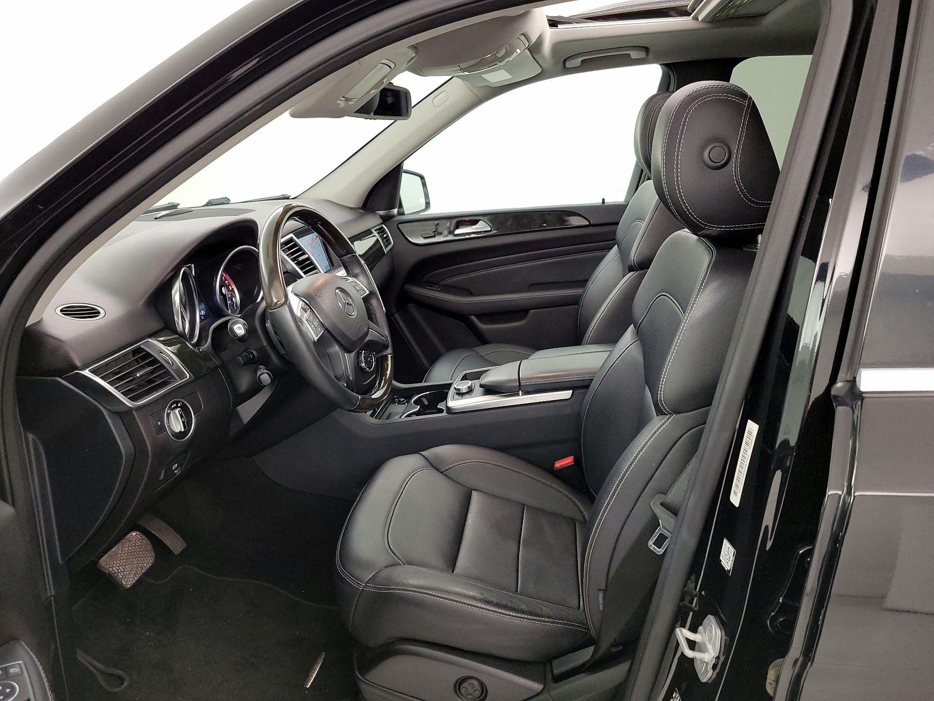 Thumbnail: 2015 Mercedes-Benz M-Class - 11