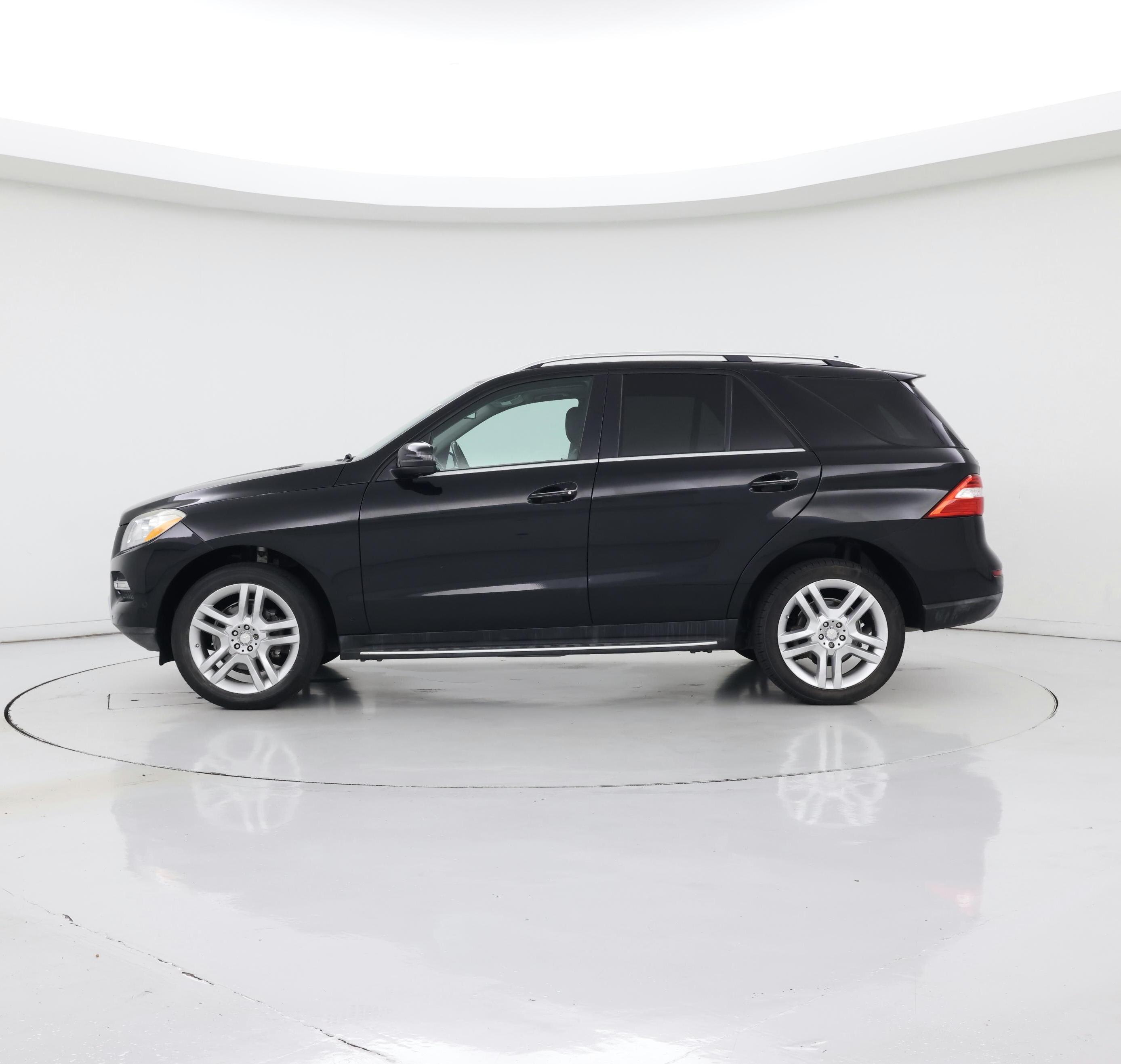 Thumbnail: 2015 Mercedes-Benz M-Class - 3