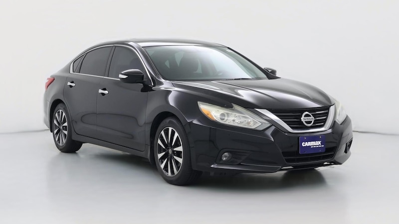 2016 Nissan Altima SL Hero Image