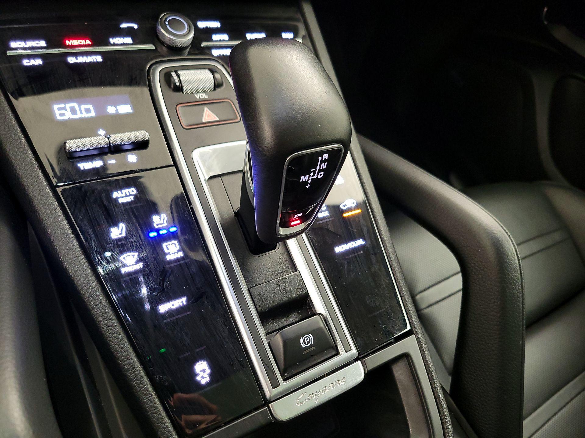 Thumbnail: 2019 Porsche Cayenne - 18