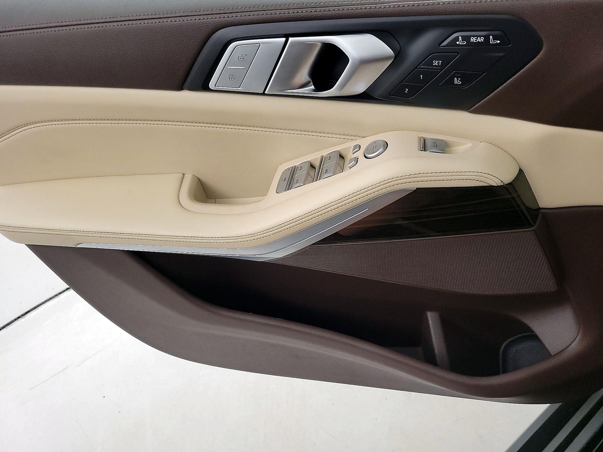 Thumbnail: 2019 BMW X7 - 12