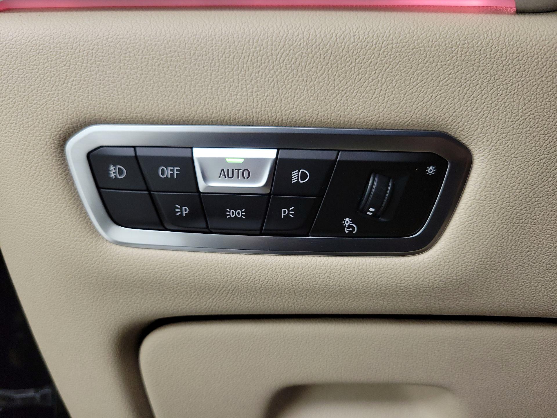 Thumbnail: 2019 BMW X7 - 13