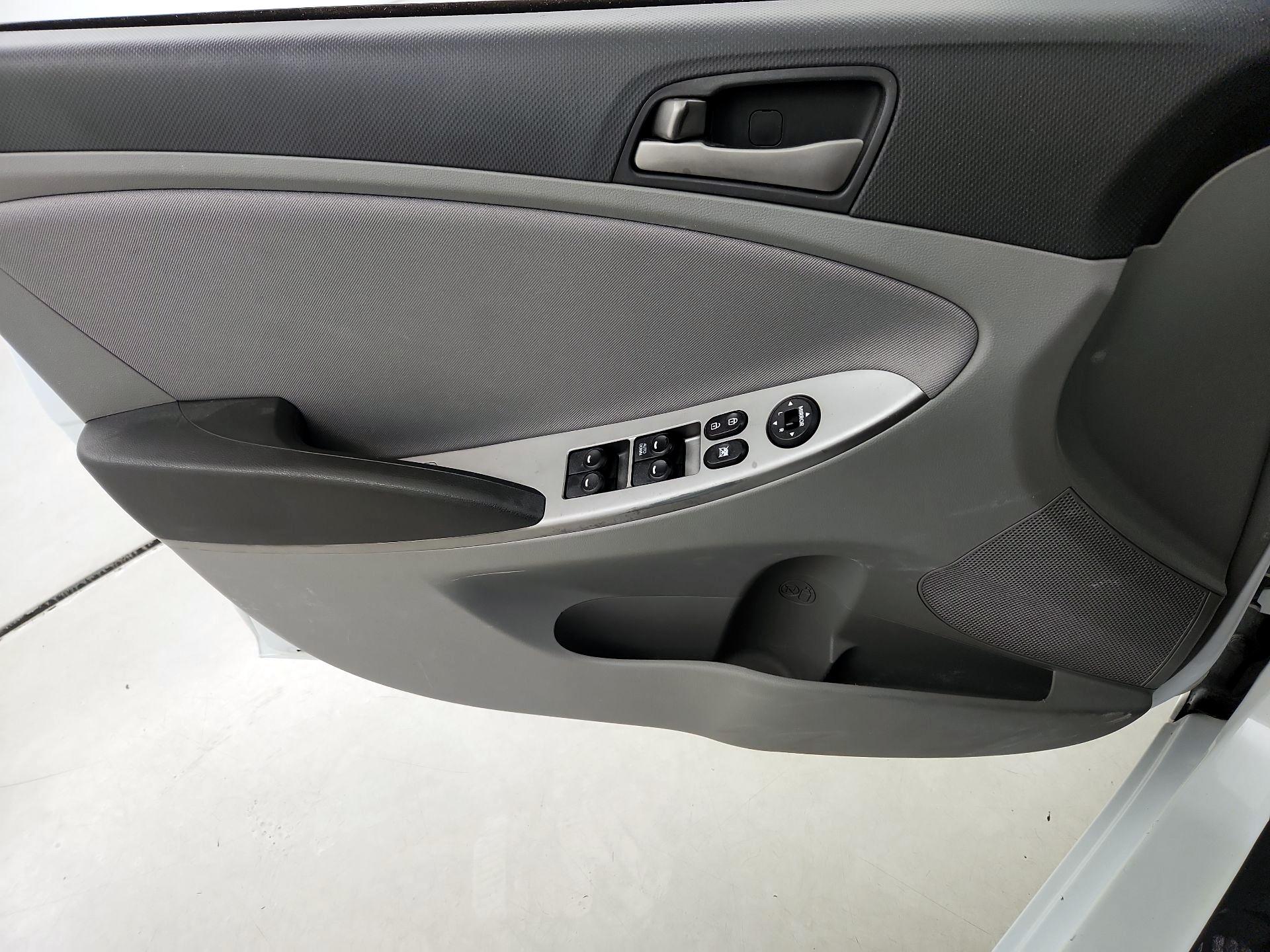 Thumbnail: 2017 Hyundai Accent - 12