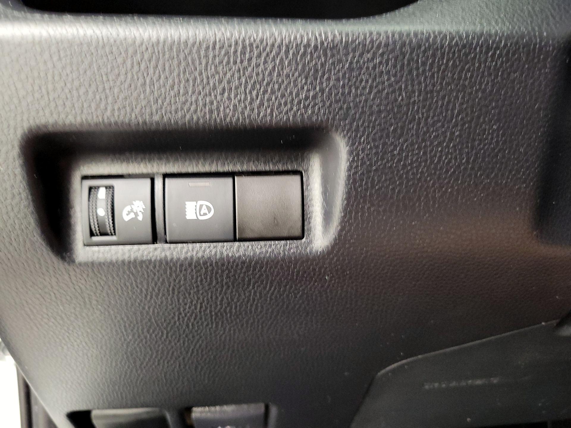 Thumbnail: 2019 Toyota RAV4 - 13