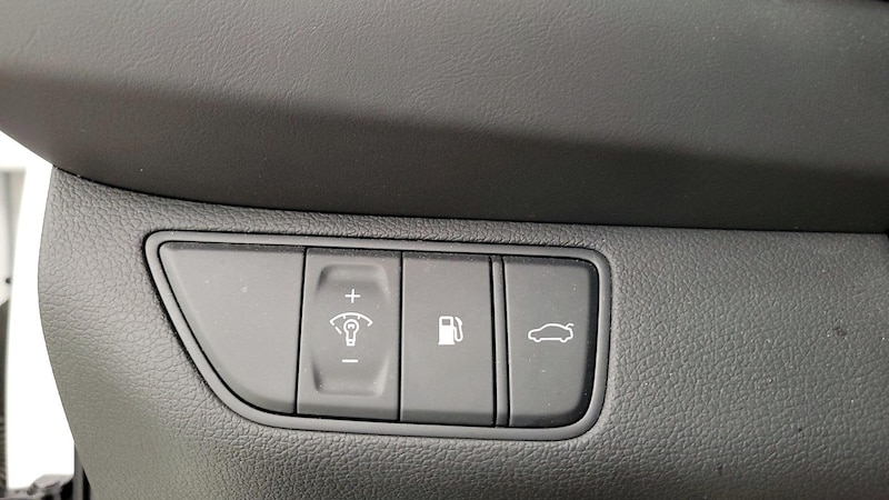 2022 Genesis G70 2.0T 13