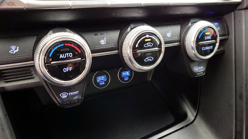 2022 Genesis G70 2.0T 17