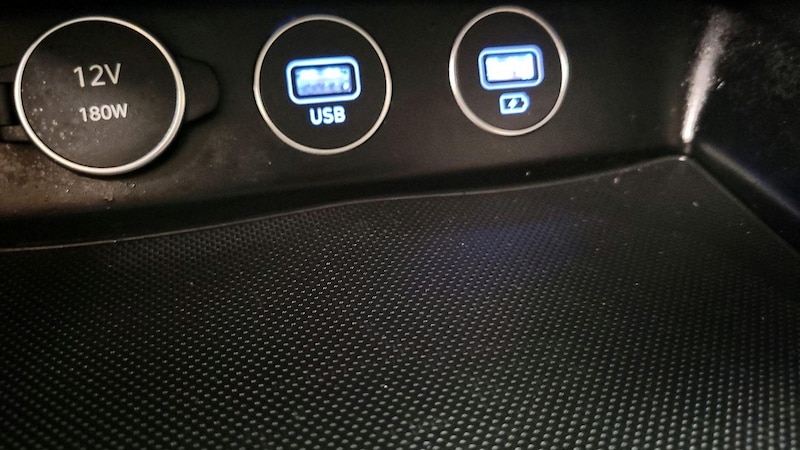 2022 Genesis G70 2.0T 19