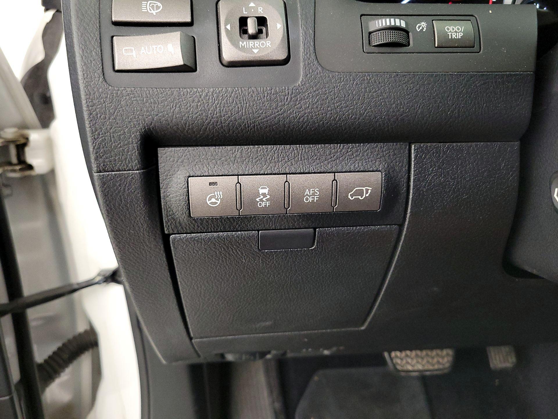 Thumbnail: 2013 Lexus LX - 13