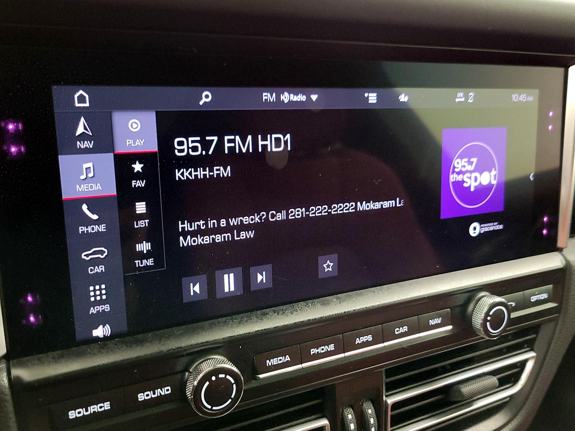 Thumbnail: 2021 Porsche Macan - 16