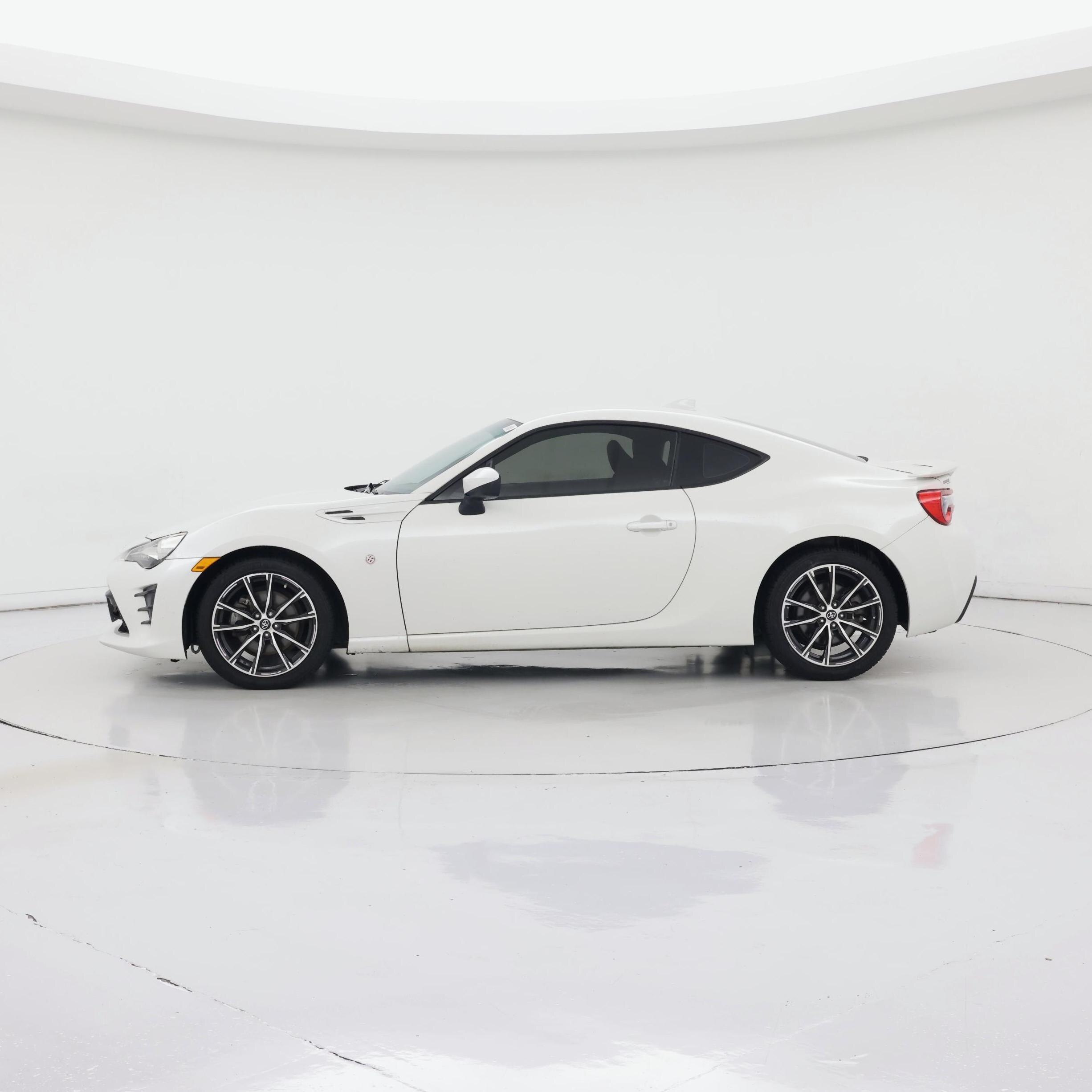 Thumbnail: 2017 Toyota 86 - 3