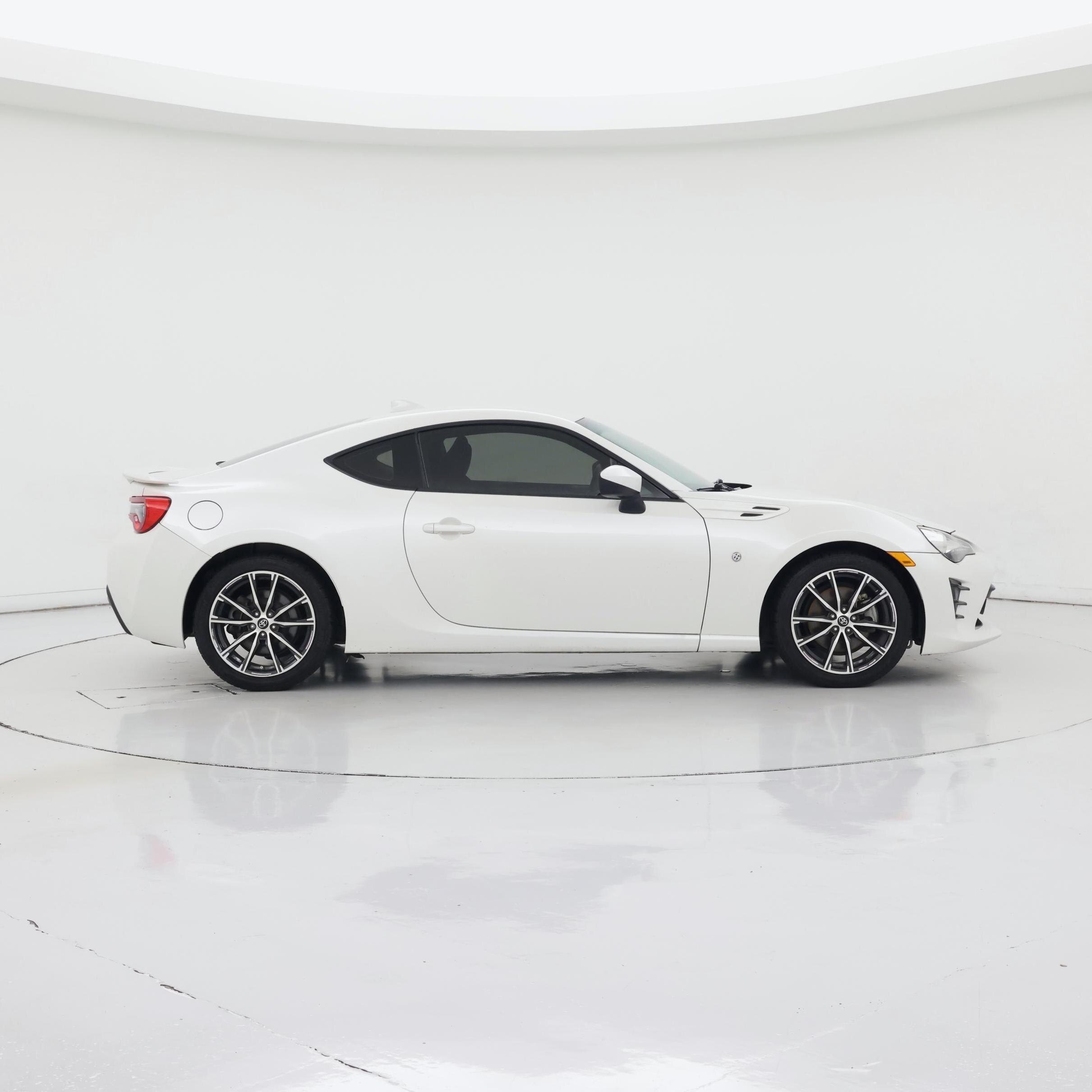 Thumbnail: 2017 Toyota 86 - 7