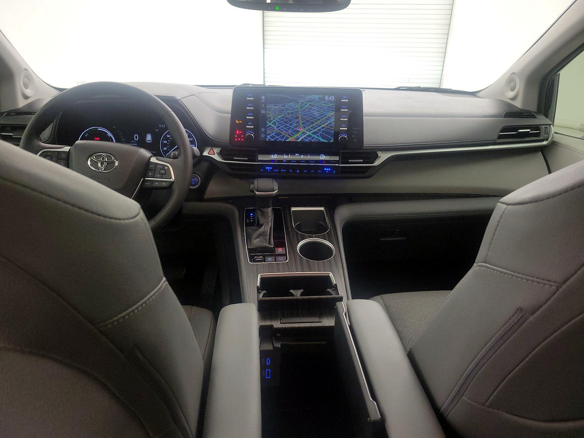 Thumbnail: 2022 Toyota Sienna - 9