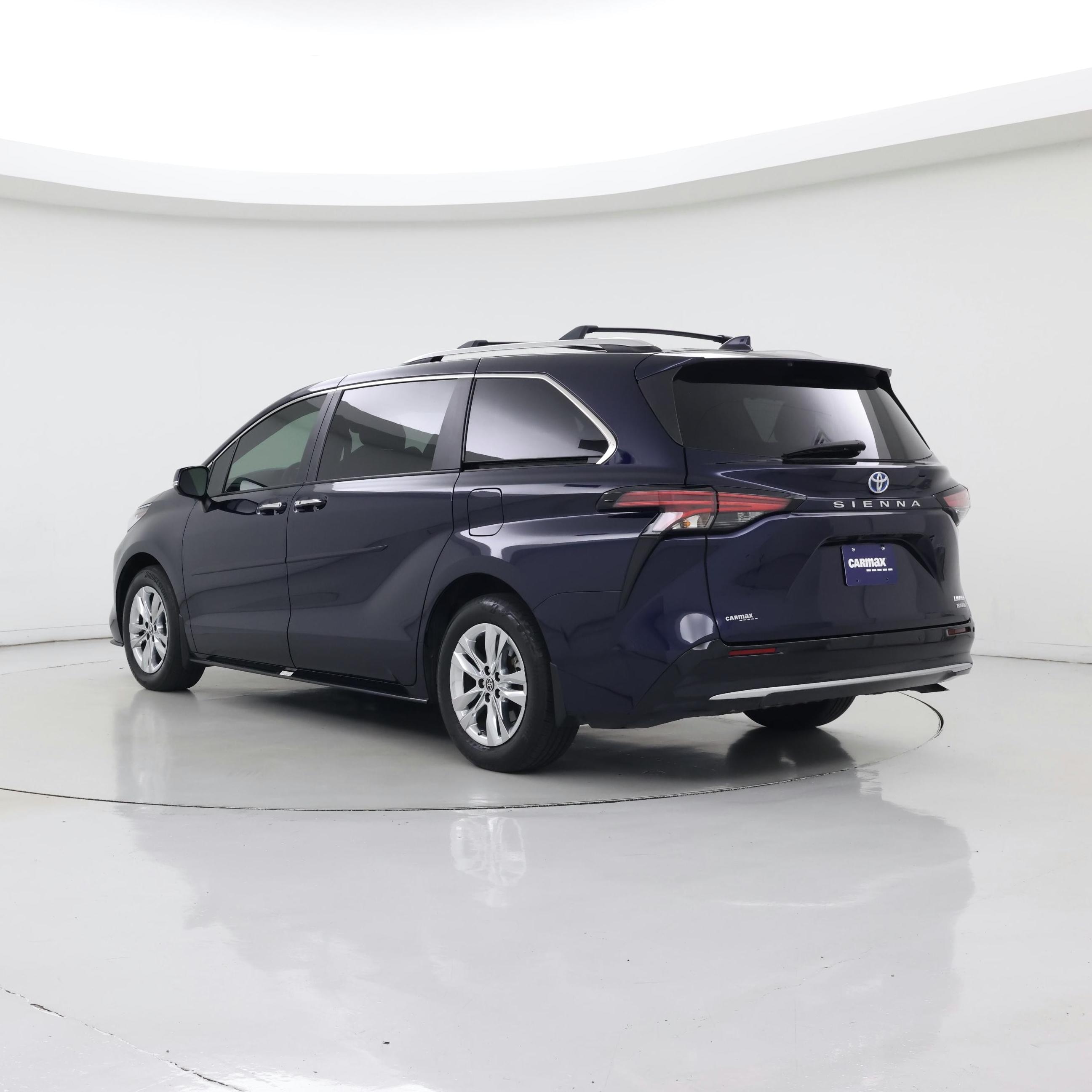 Thumbnail: 2022 Toyota Sienna - 2