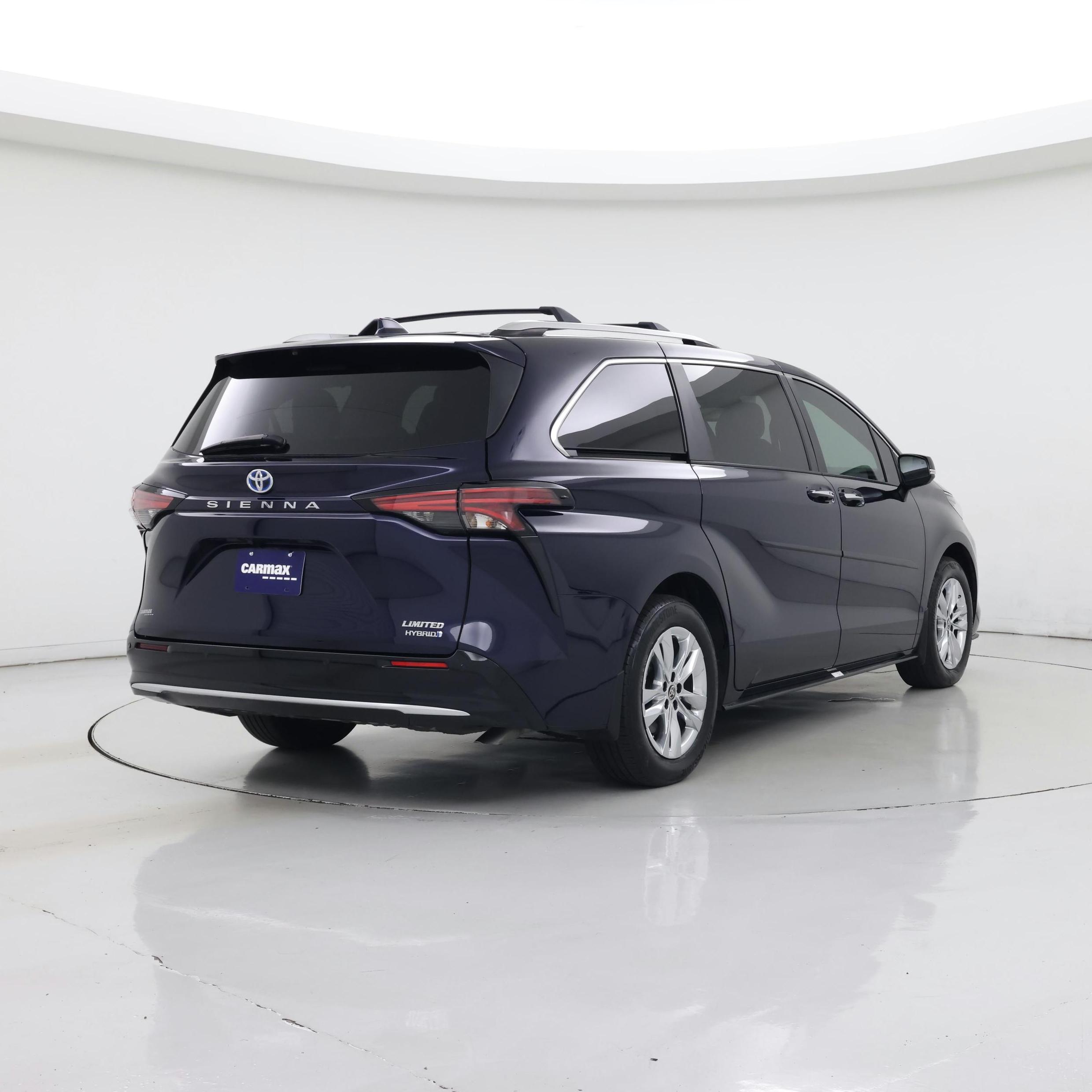 Thumbnail: 2022 Toyota Sienna - 8