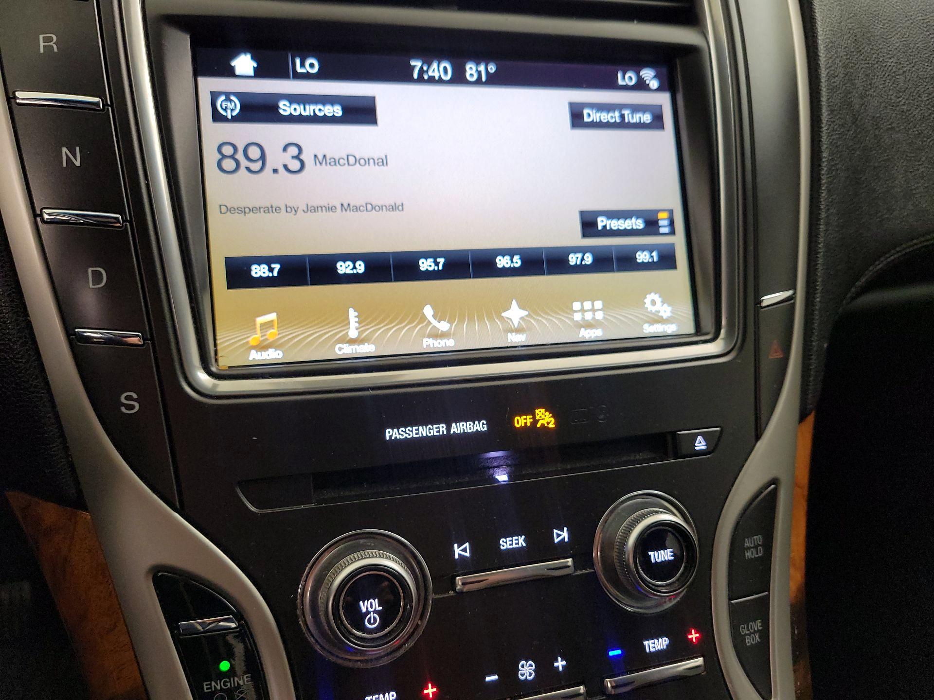 Thumbnail: 2017 Lincoln MKX - 16
