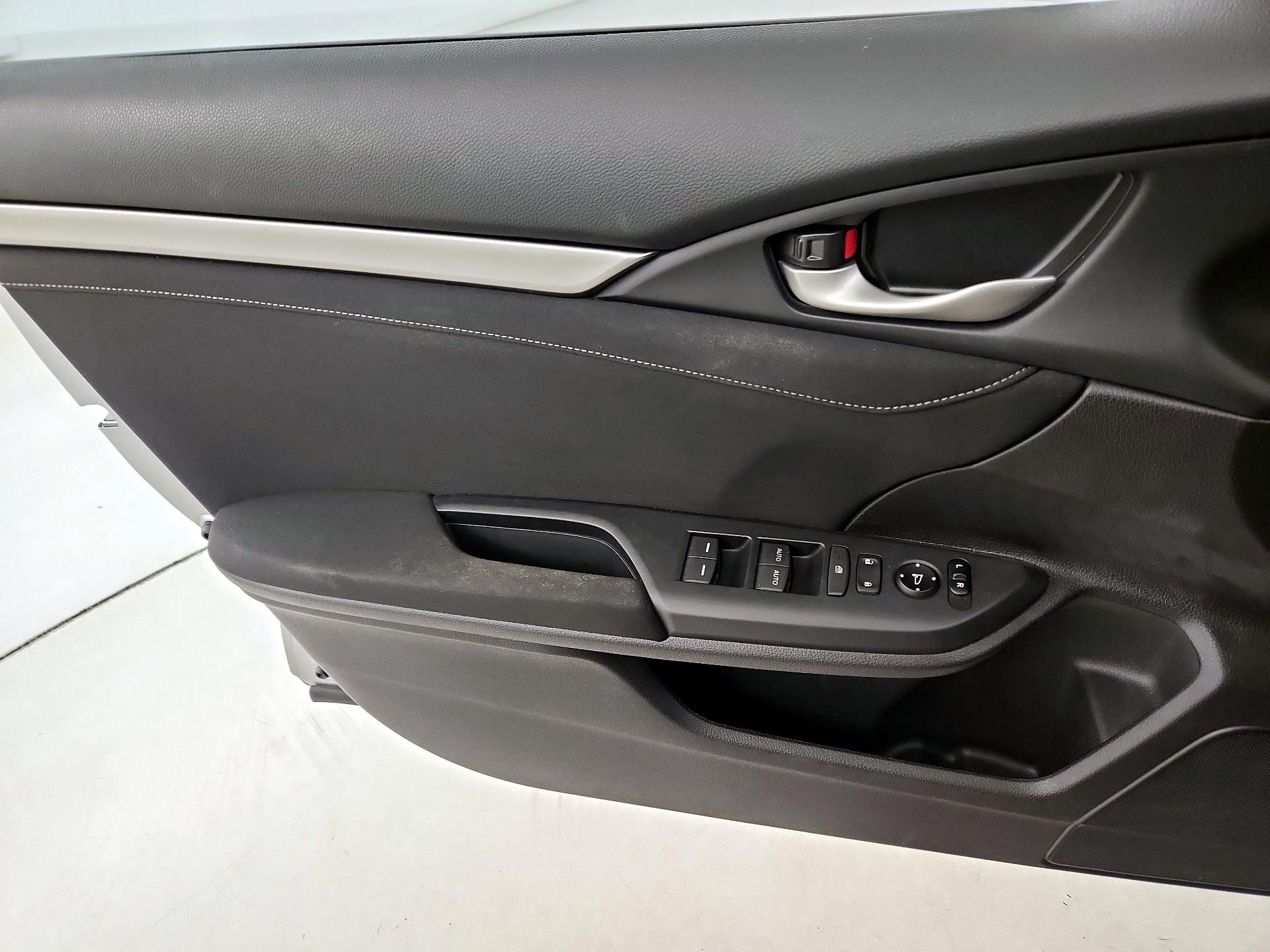 Thumbnail: 2017 Honda Civic - 12
