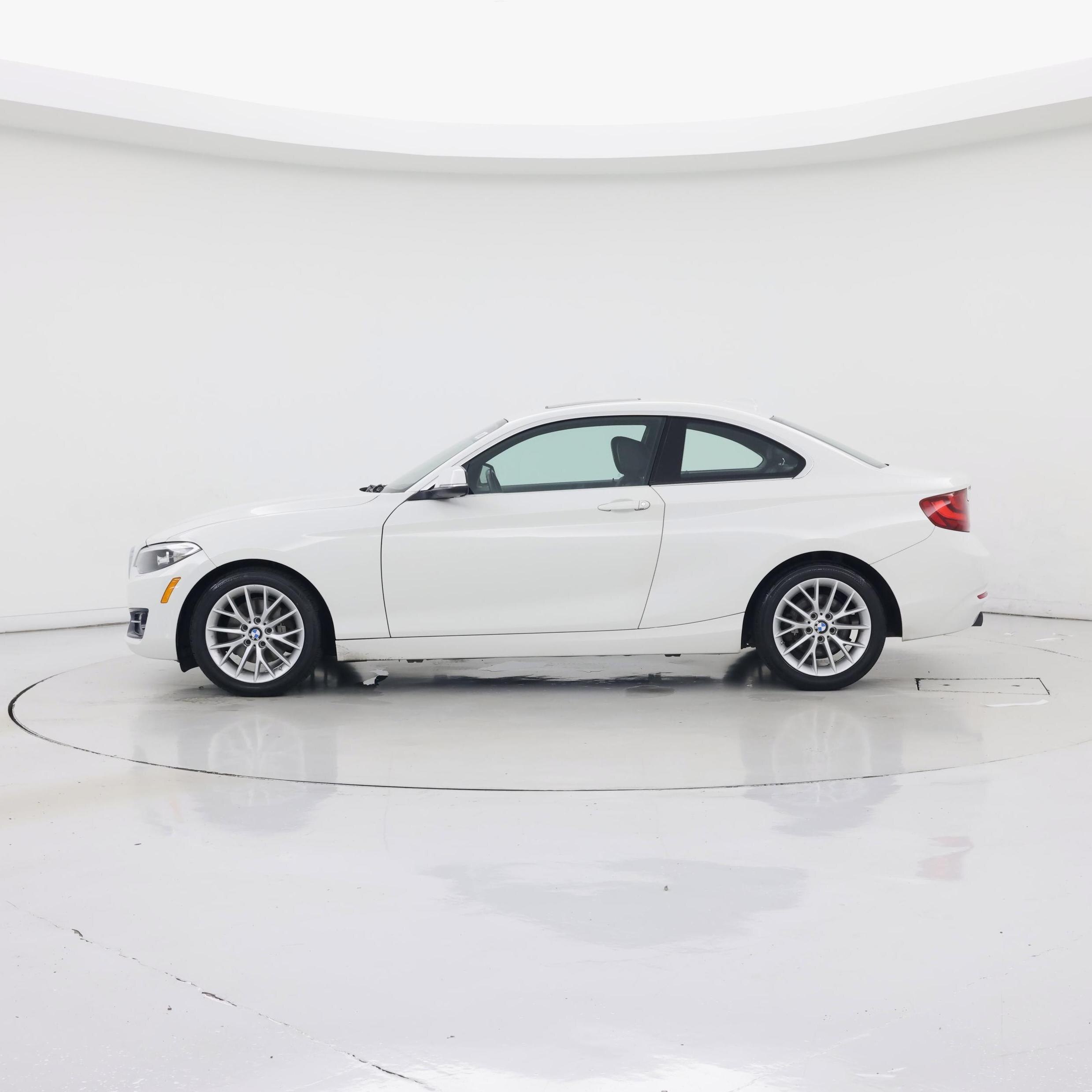 Thumbnail: 2016 BMW 2 Series - 3