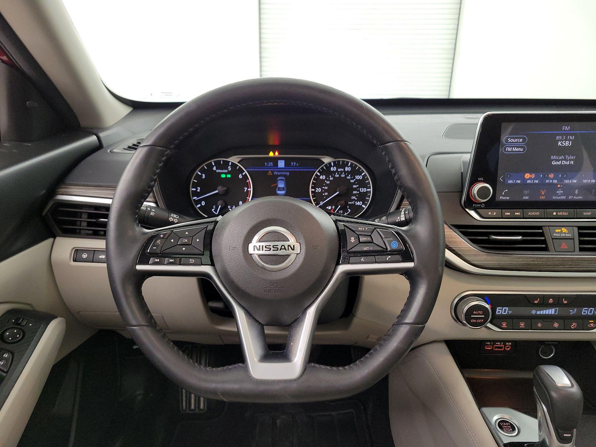 Thumbnail: 2019 Nissan Altima - 10