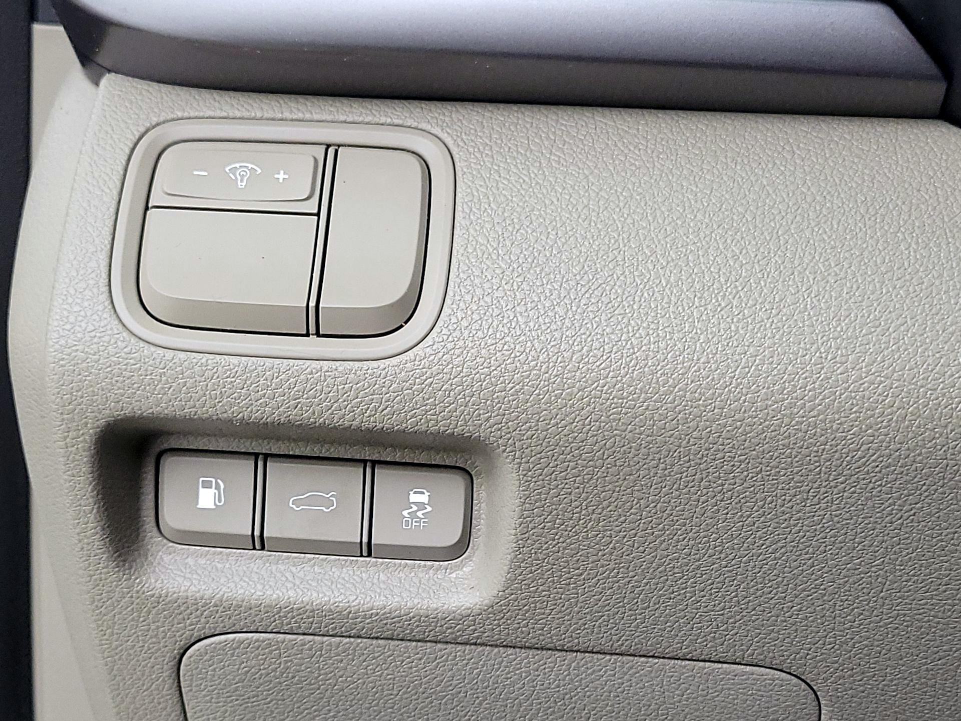 Thumbnail: 2016 Kia Optima - 13