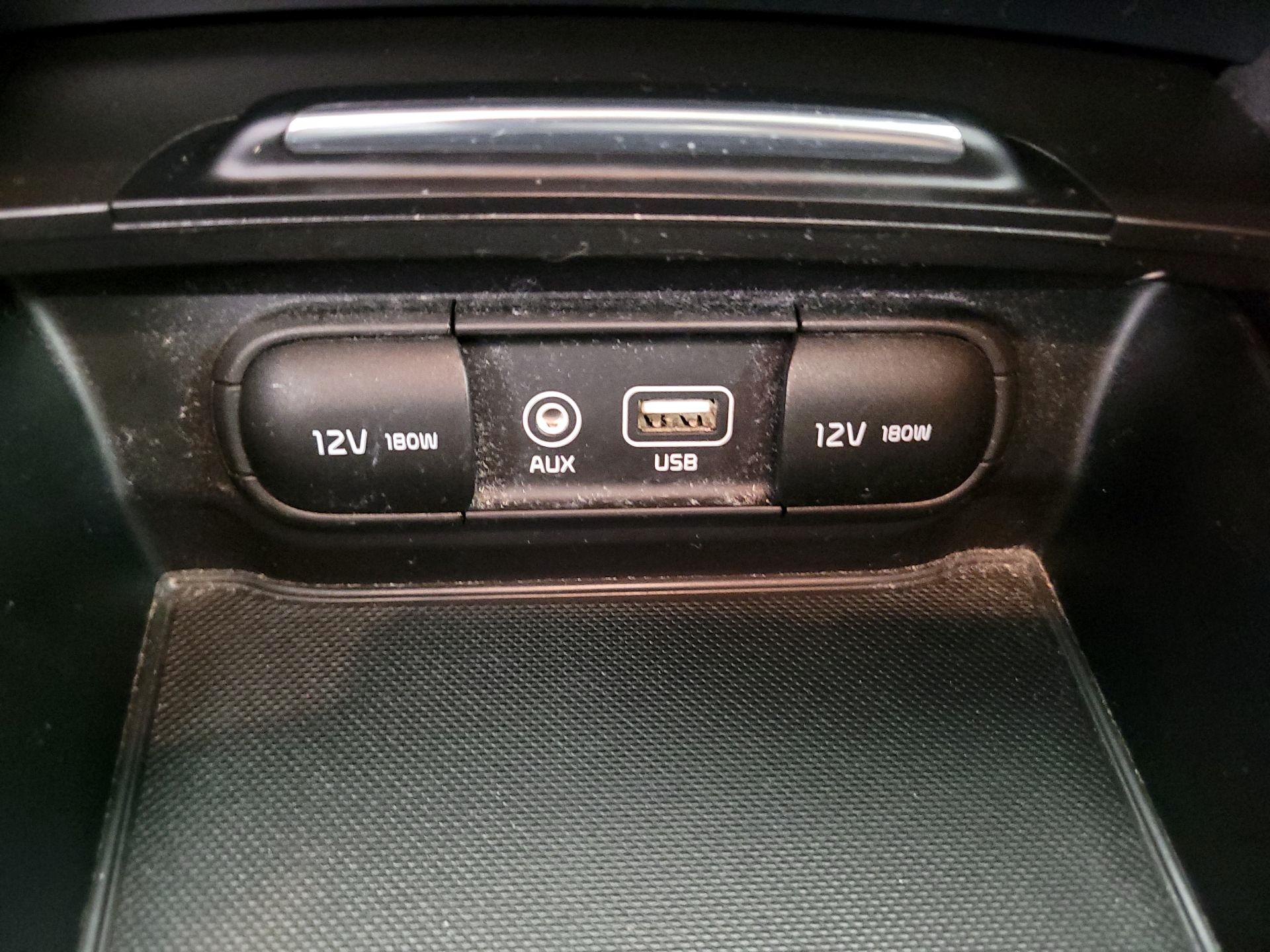 Thumbnail: 2016 Kia Optima - 18