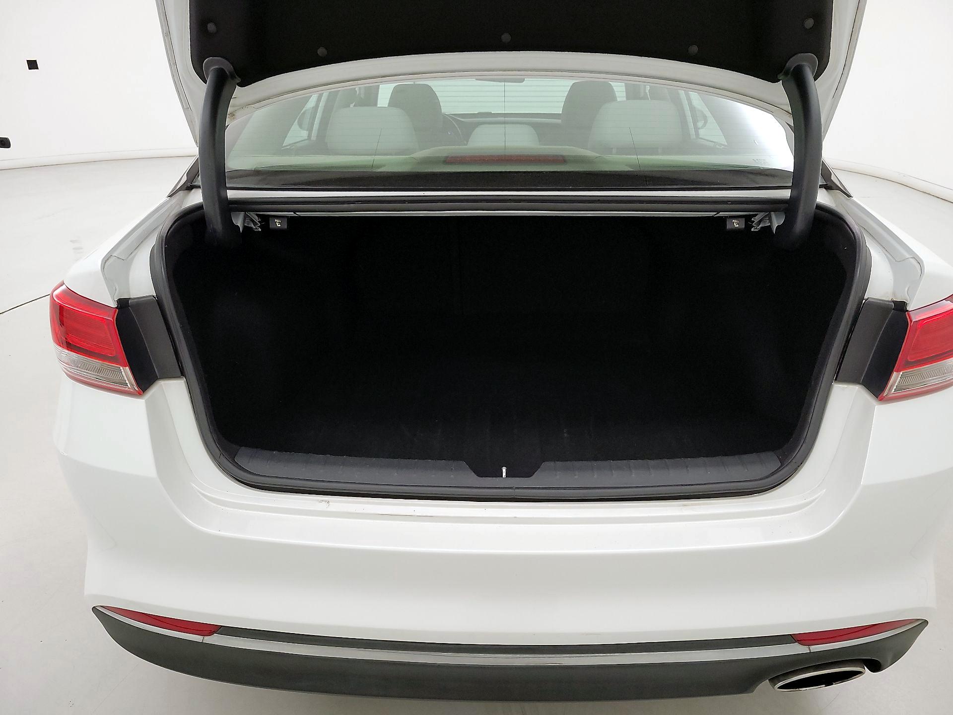 Thumbnail: 2016 Kia Optima - 20