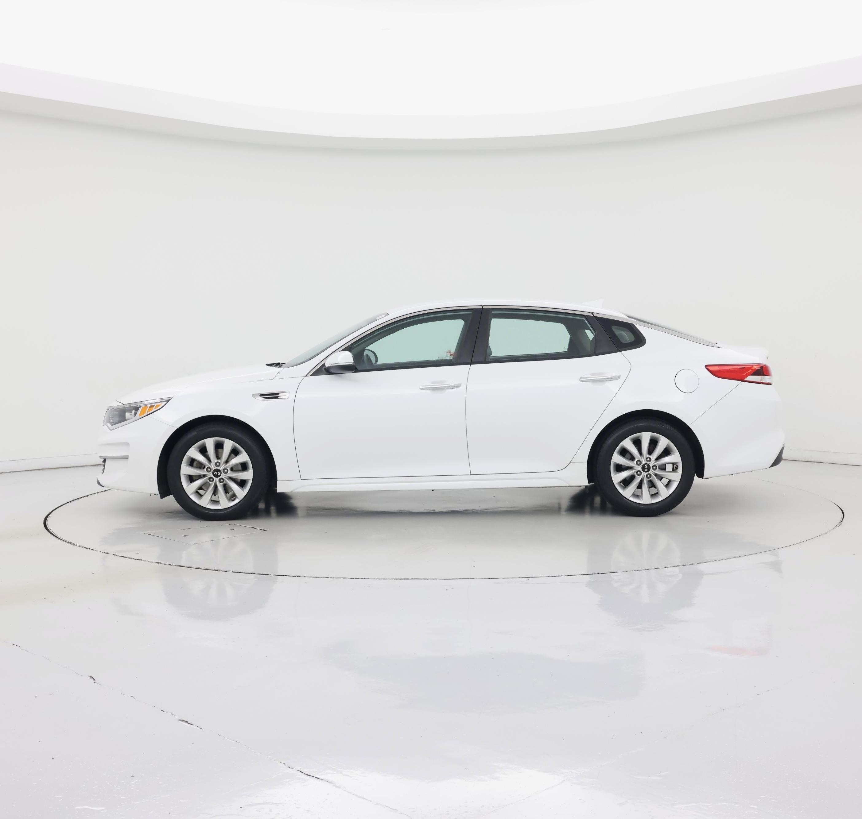 Thumbnail: 2016 Kia Optima - 3