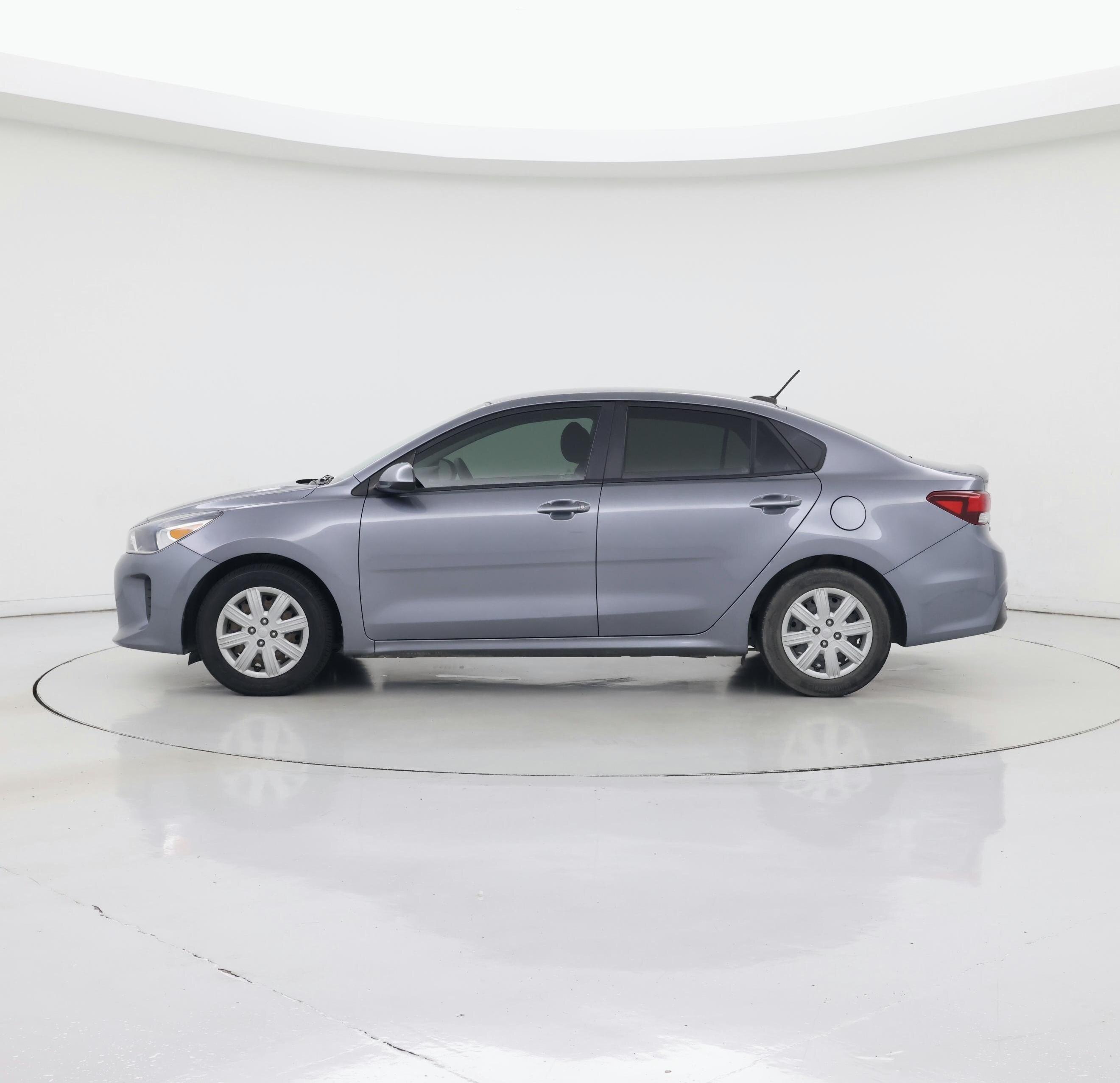 Thumbnail: 2020 Kia Rio - 3