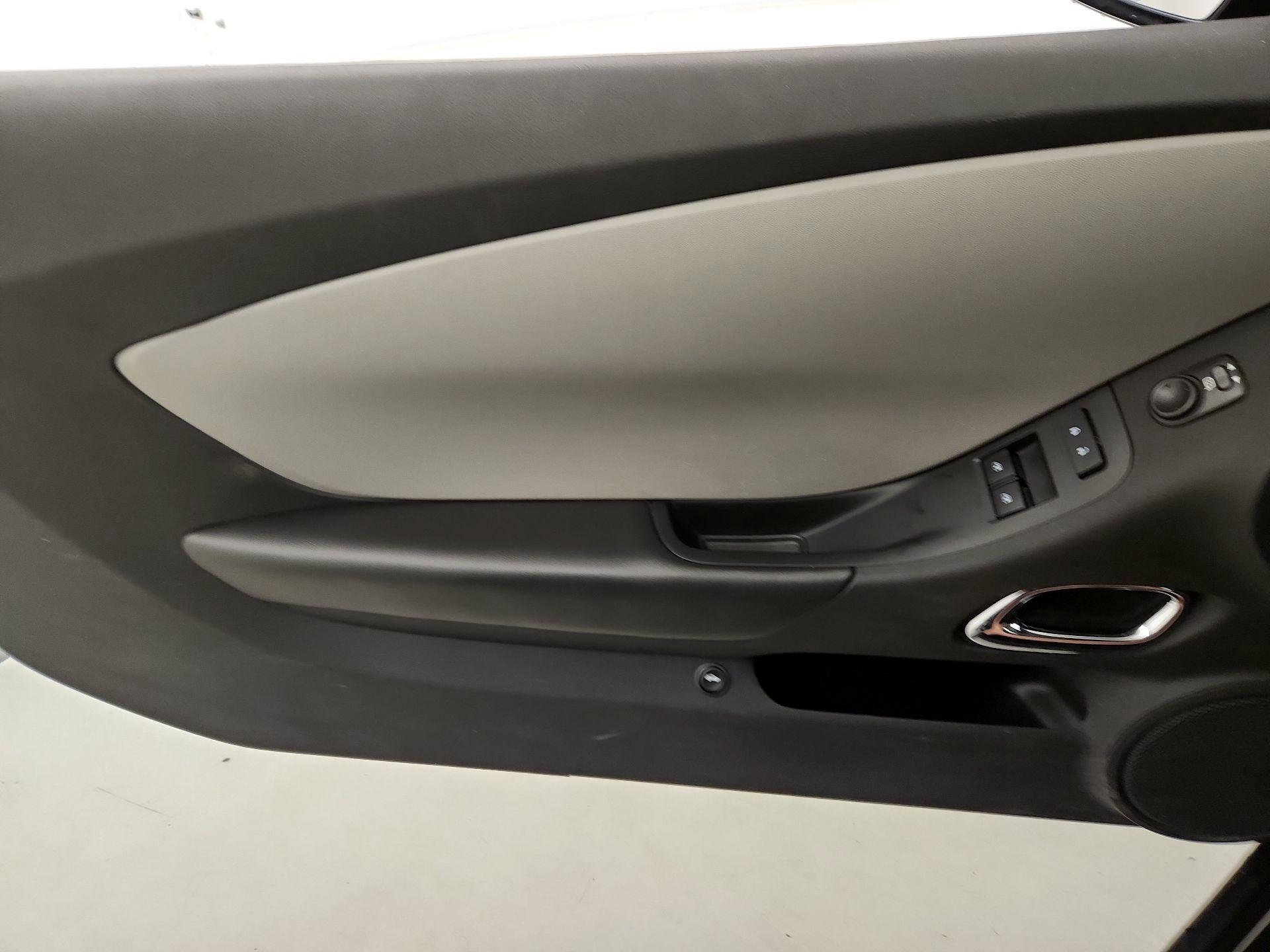Thumbnail: 2015 Chevrolet Camaro - 12