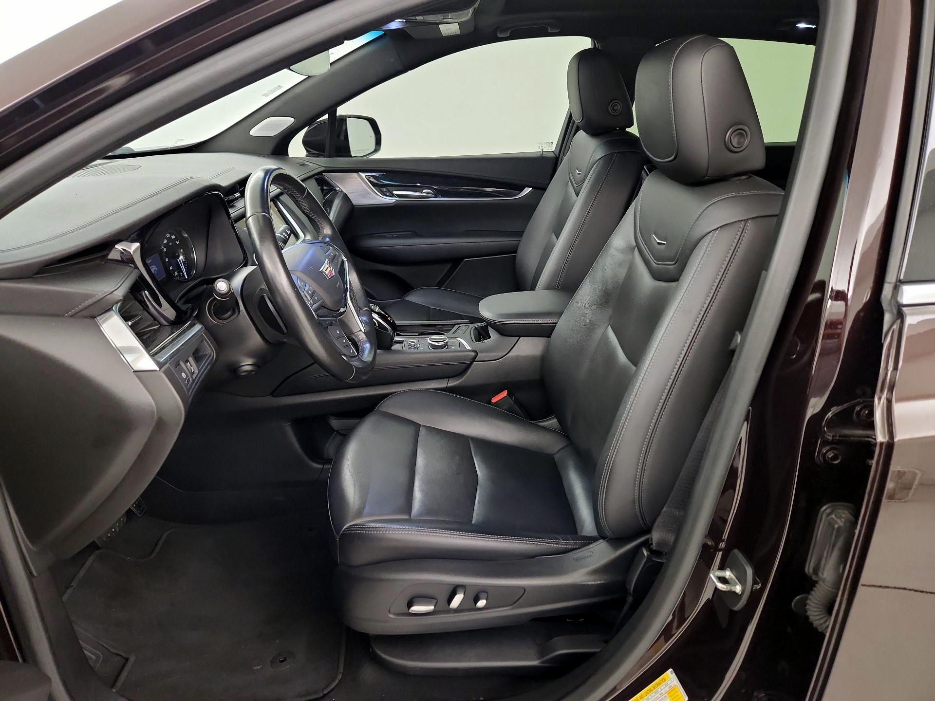 Thumbnail: 2020 Cadillac XT5 - 11