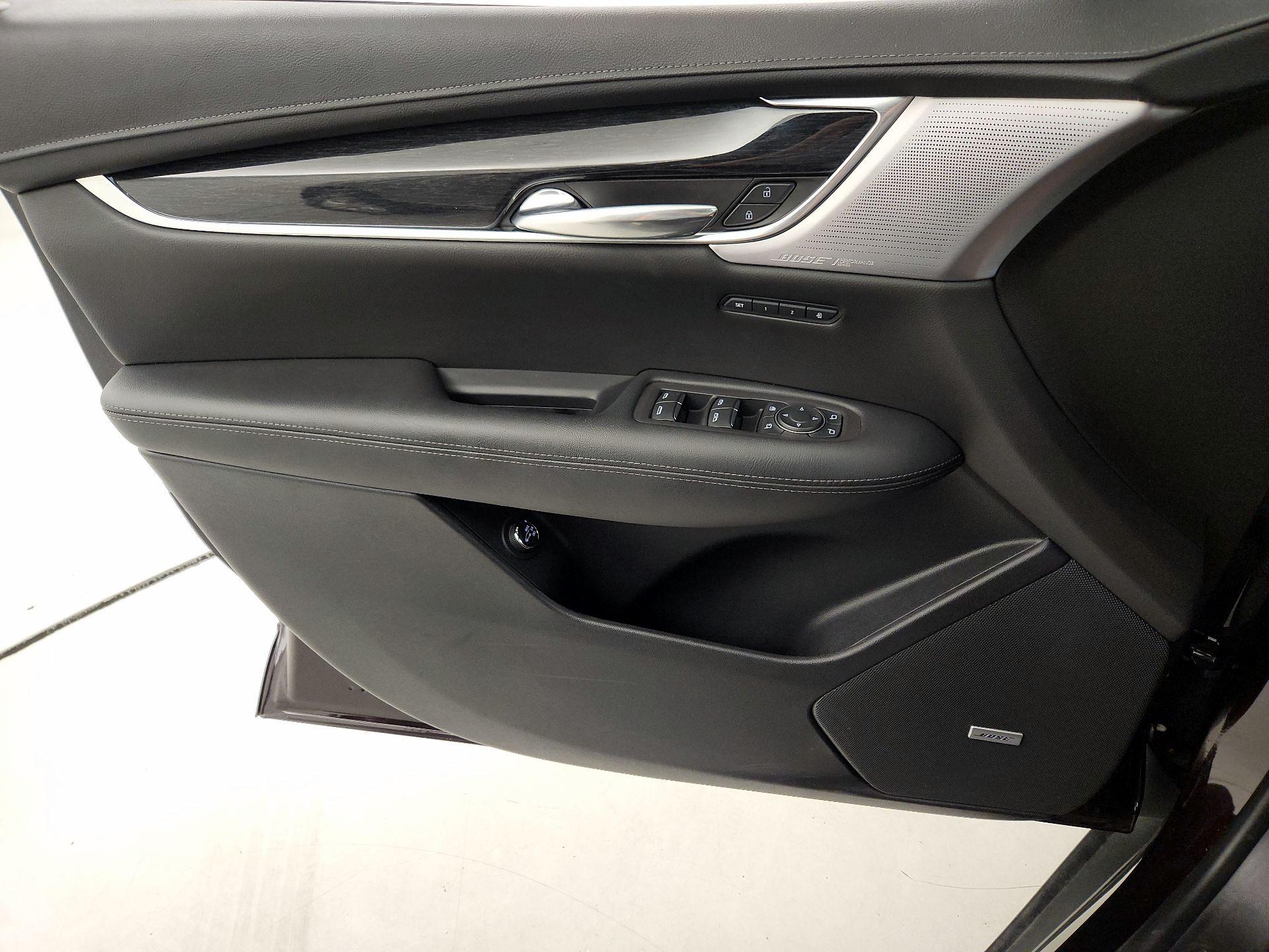 Thumbnail: 2020 Cadillac XT5 - 12