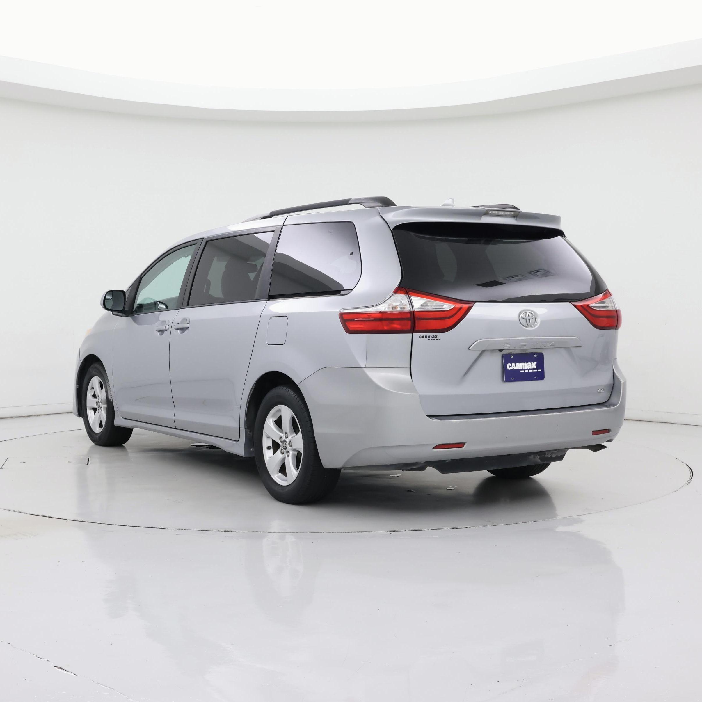 Thumbnail: 2018 Toyota Sienna - 2