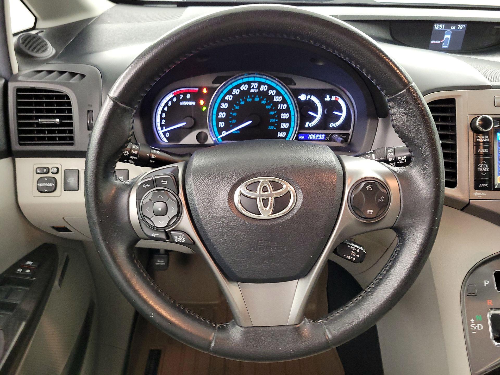 Thumbnail: 2014 Toyota Venza - 10