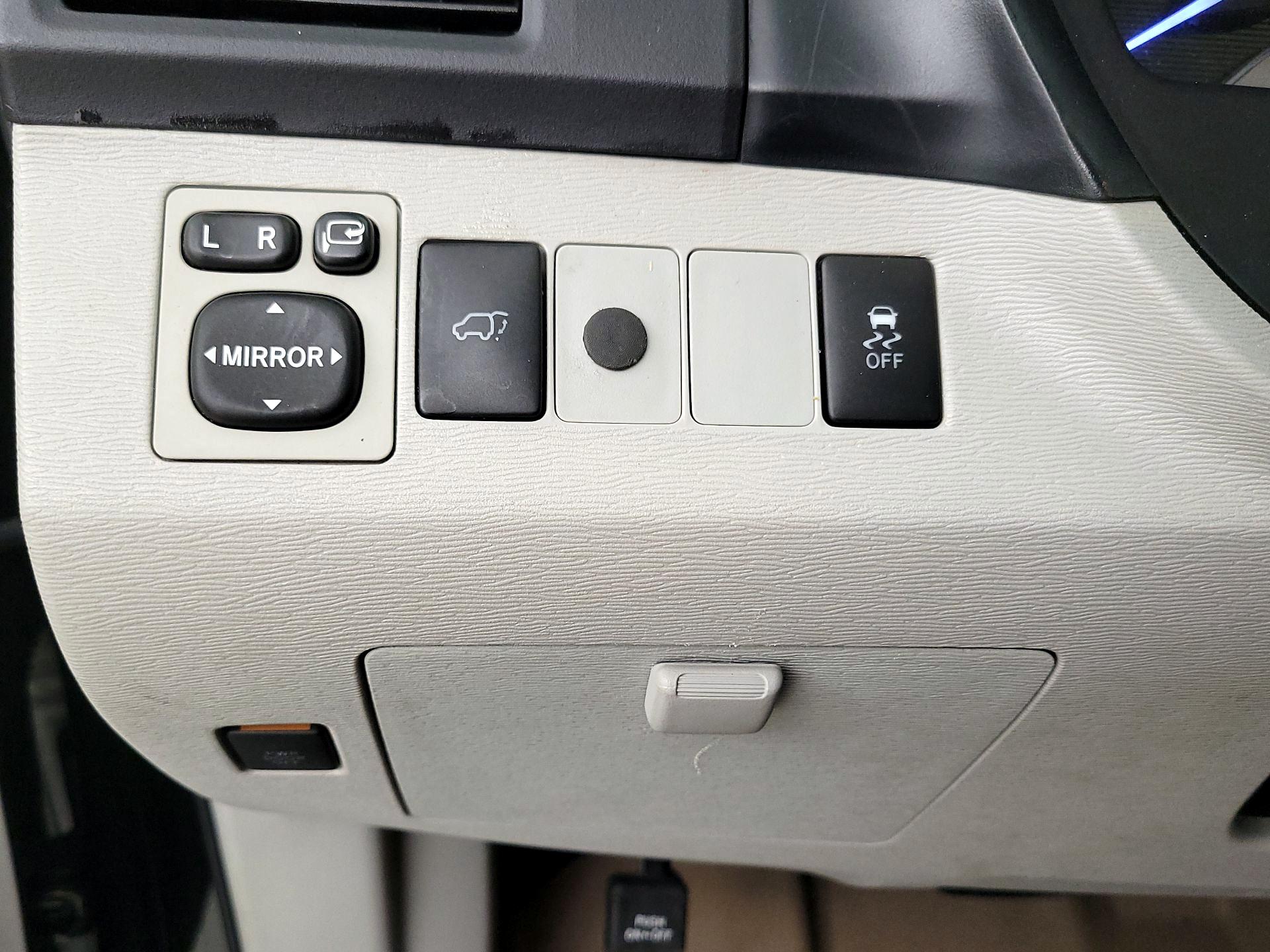 Thumbnail: 2014 Toyota Venza - 13