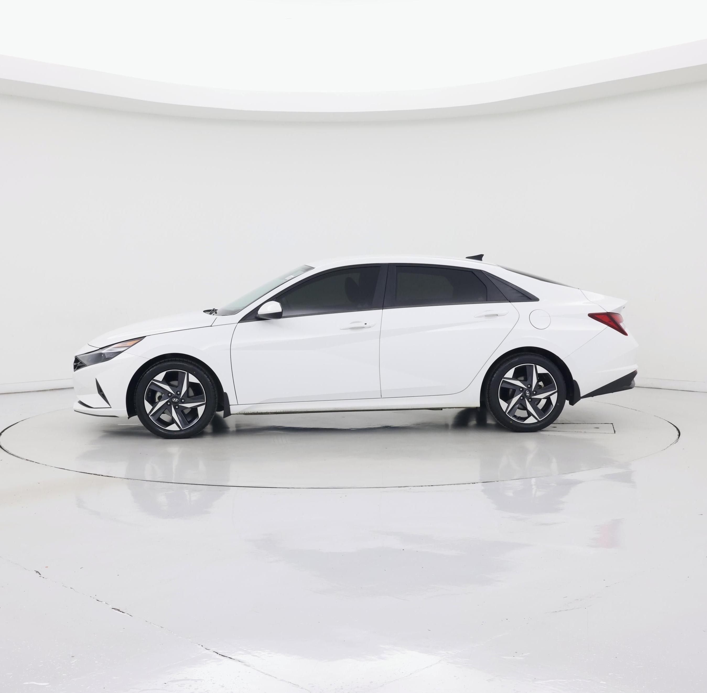 Thumbnail: 2023 Hyundai Elantra - 3