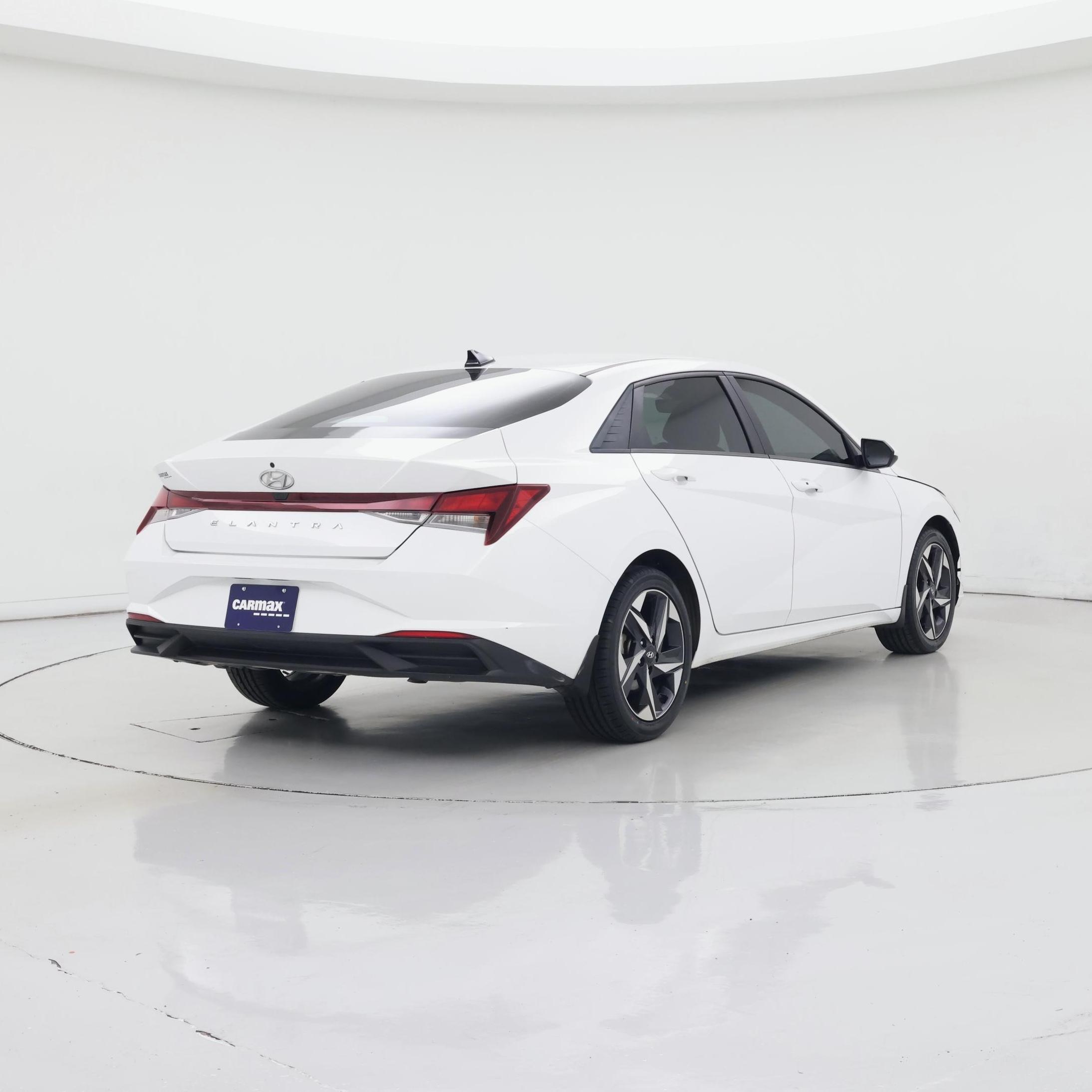 Thumbnail: 2023 Hyundai Elantra - 8
