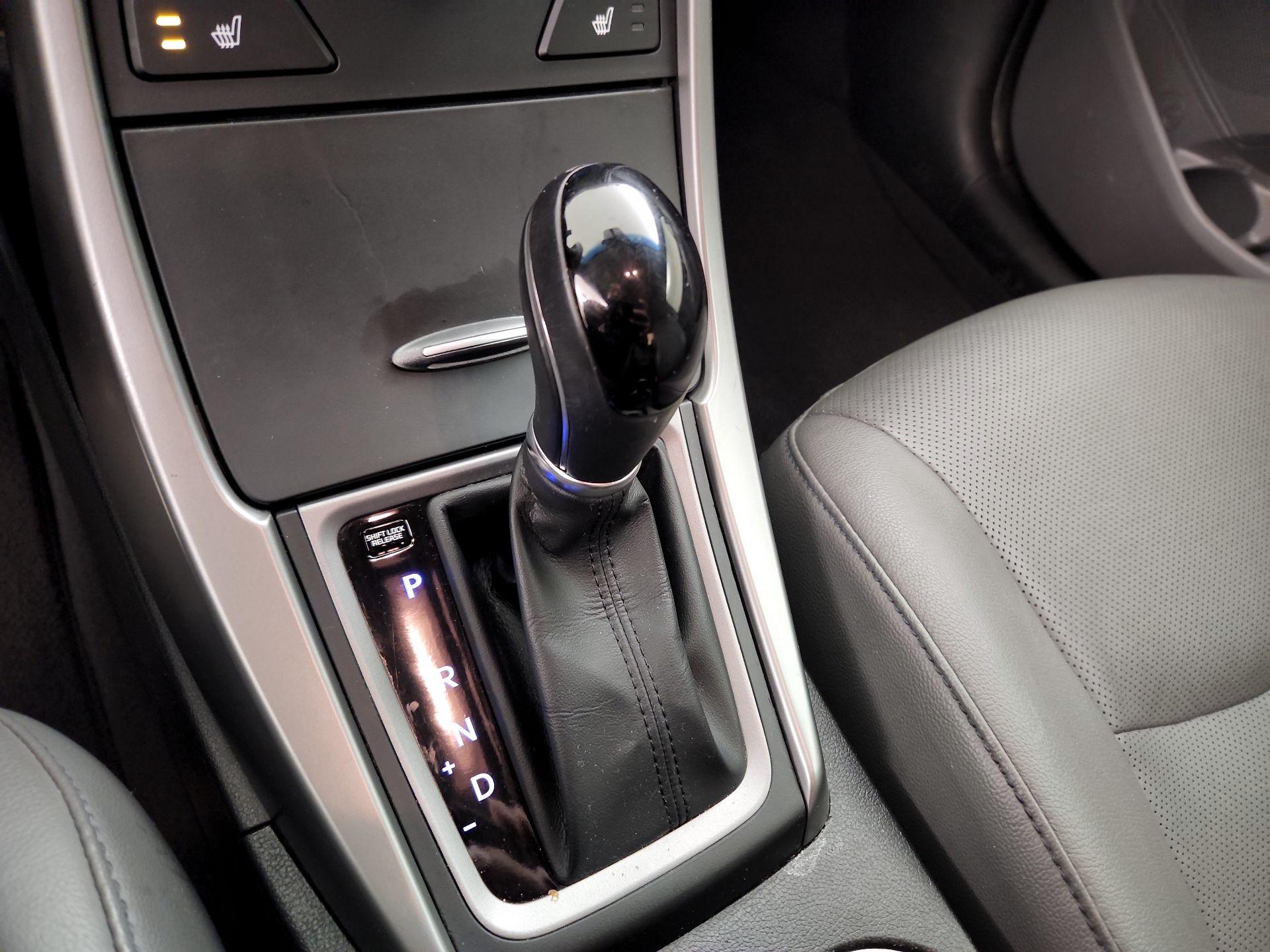 Thumbnail: 2016 Hyundai Elantra - 17
