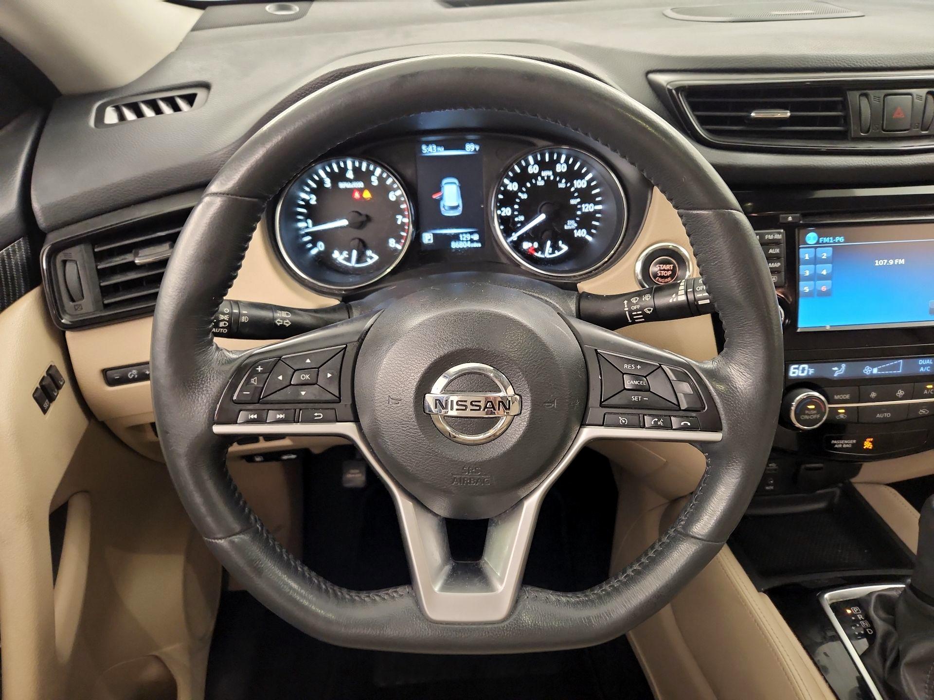 Thumbnail: 2017 Nissan Rogue - 10