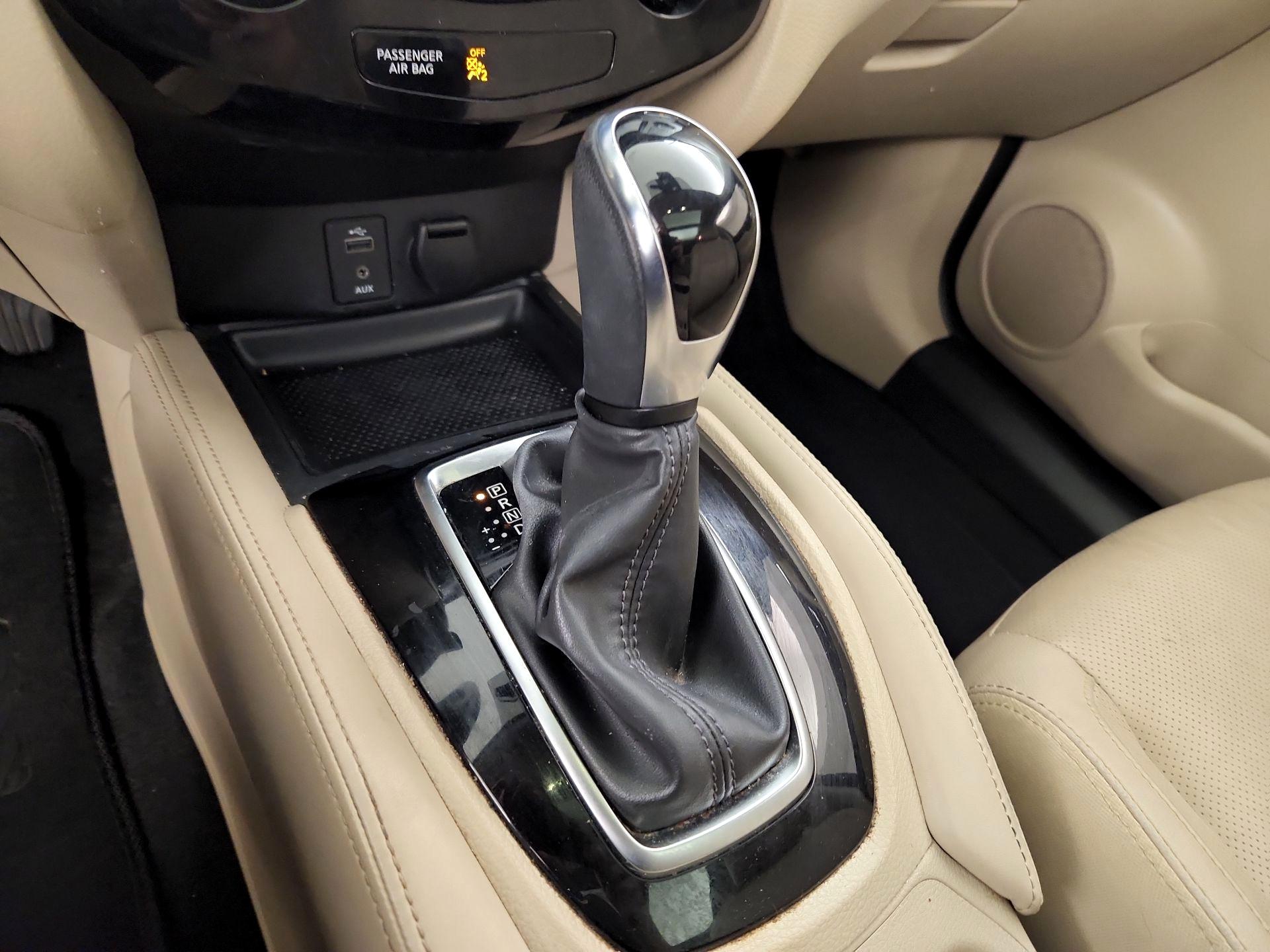 Thumbnail: 2017 Nissan Rogue - 18