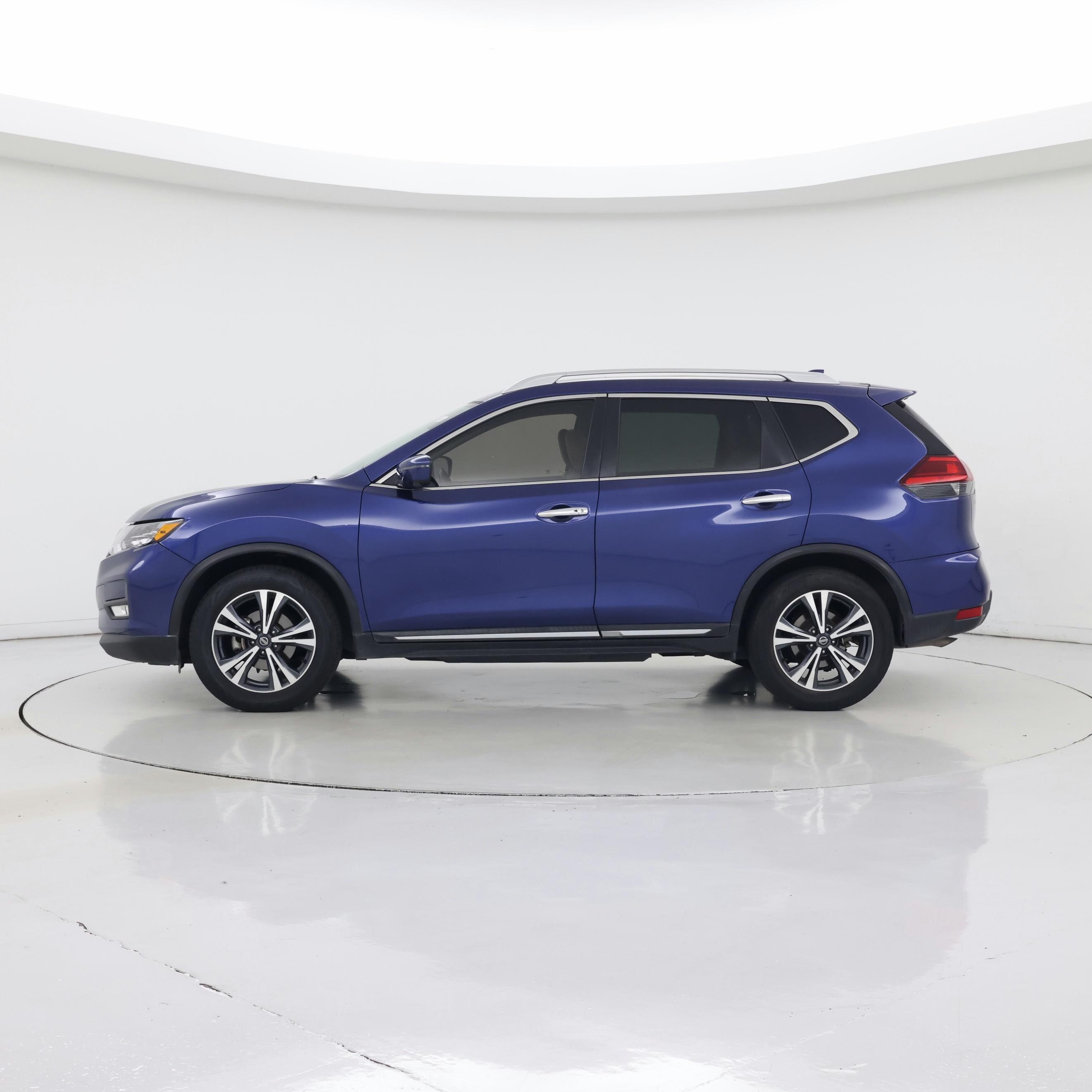 Thumbnail: 2017 Nissan Rogue - 3