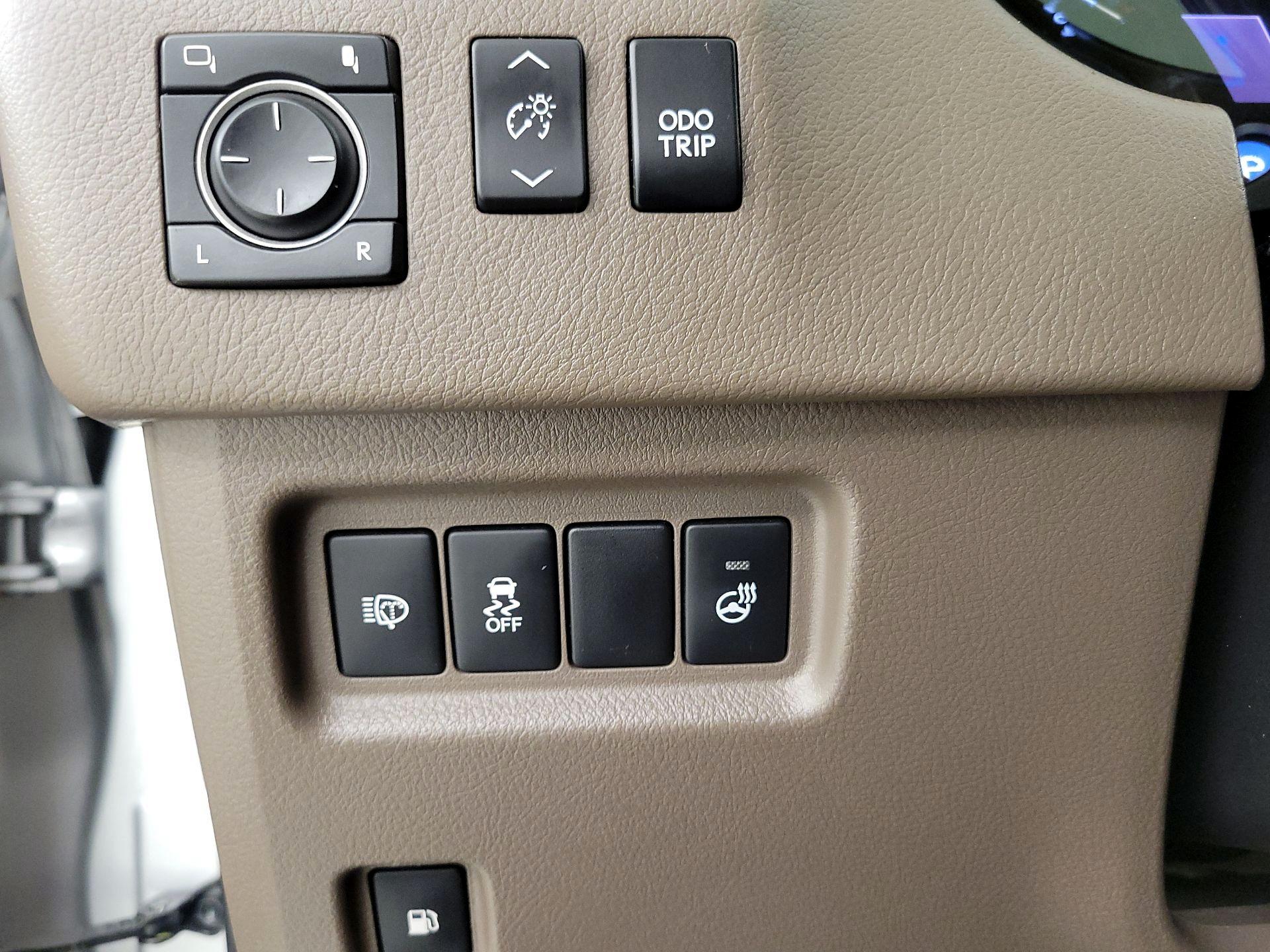 Thumbnail: 2017 Lexus GX - 13