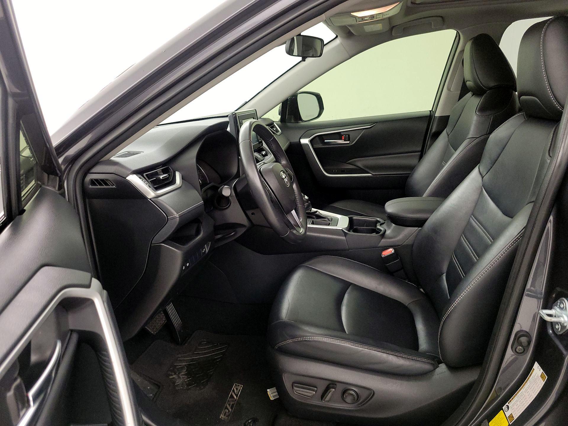 Thumbnail: 2019 Toyota RAV4 - 11