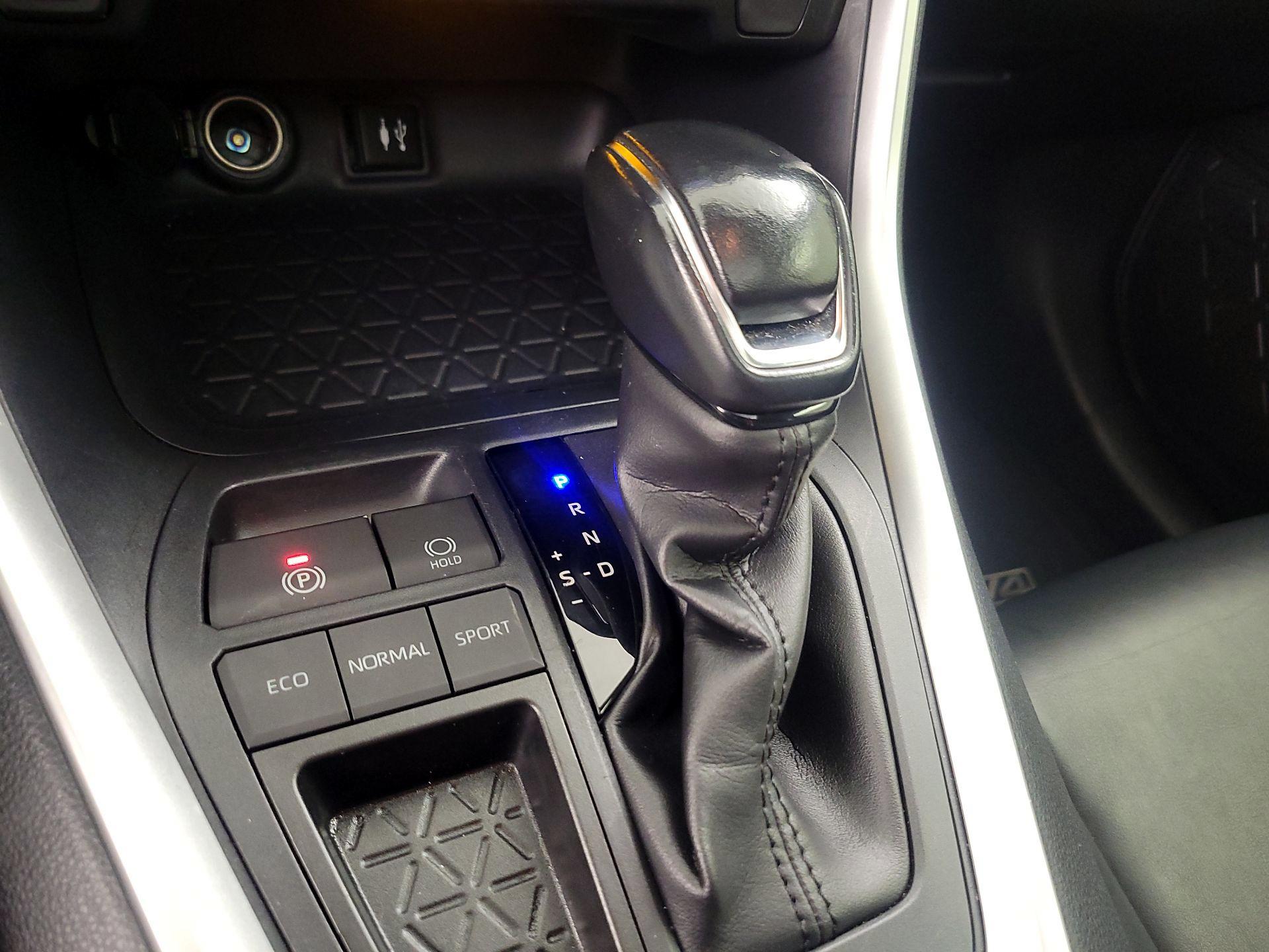 Thumbnail: 2019 Toyota RAV4 - 17