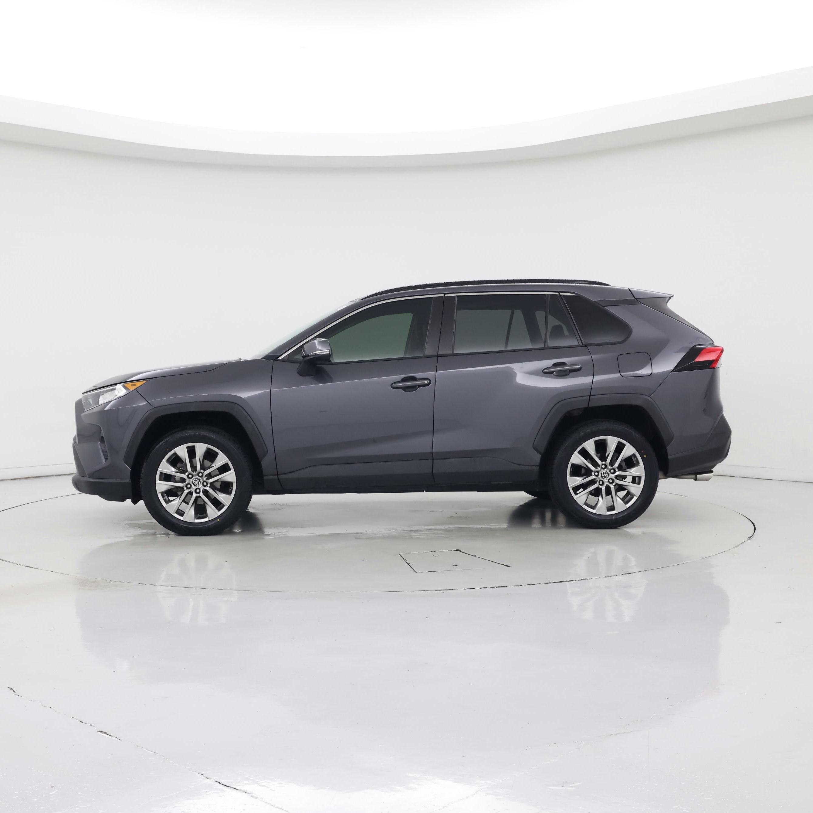 Thumbnail: 2019 Toyota RAV4 - 3