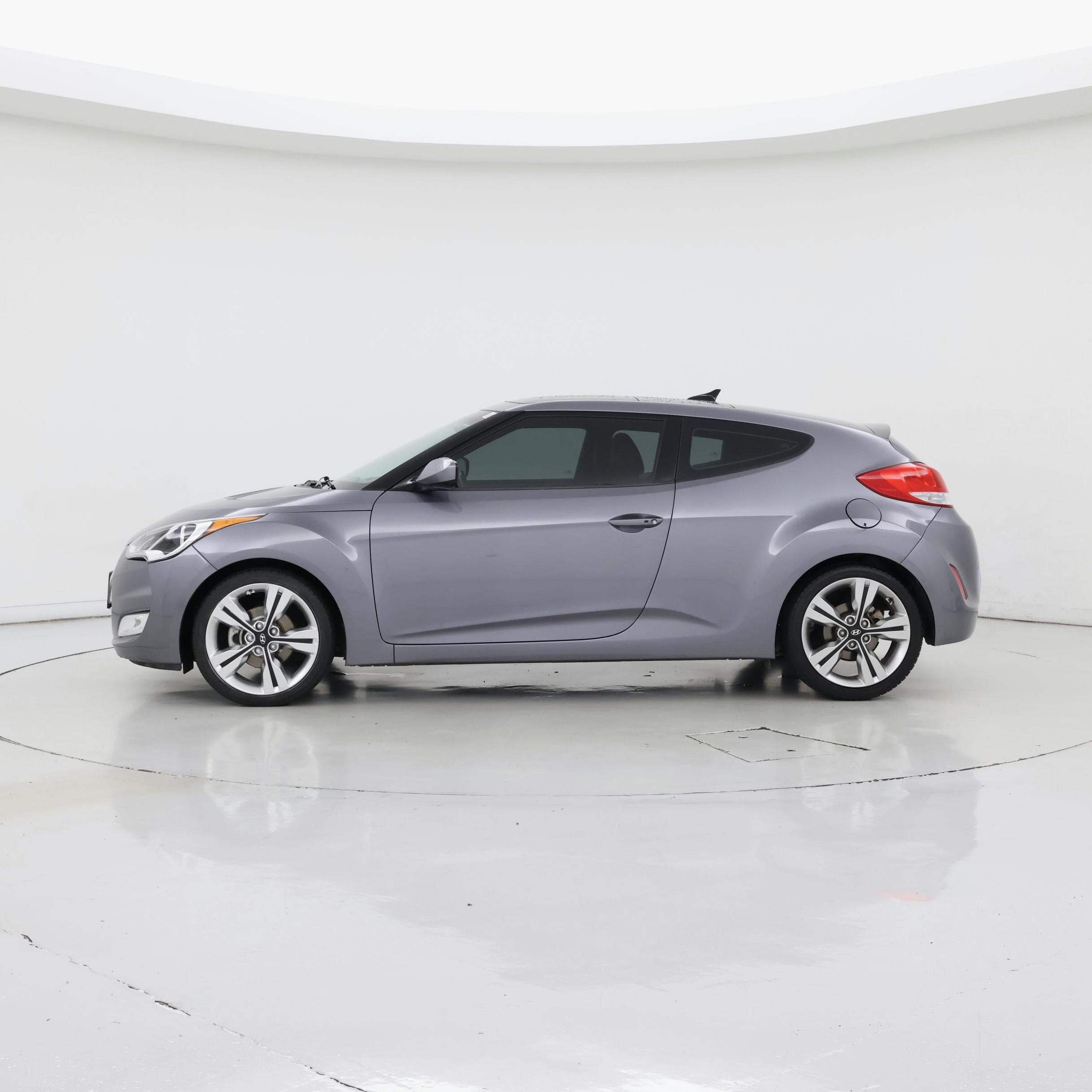 Thumbnail: 2016 Hyundai Veloster - 3