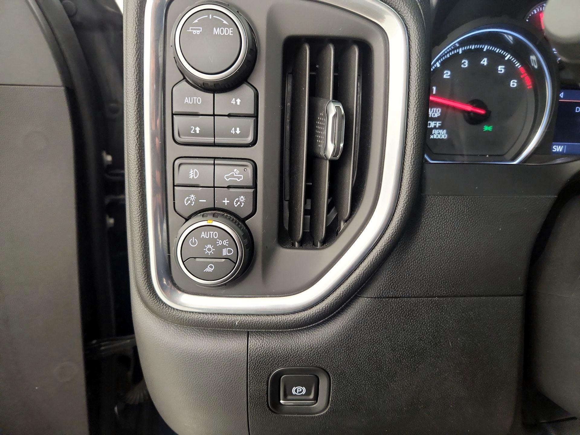 Thumbnail: 2020 Chevrolet Silverado 1500 - 13
