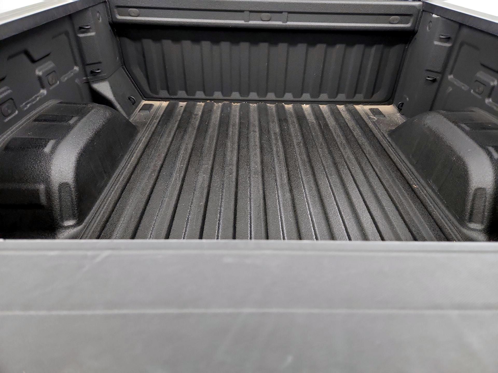 Thumbnail: 2020 Chevrolet Silverado 1500 - 20