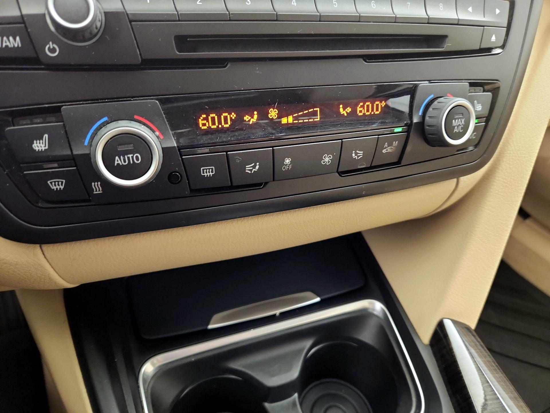 Thumbnail: 2015 BMW 3 Series - 16
