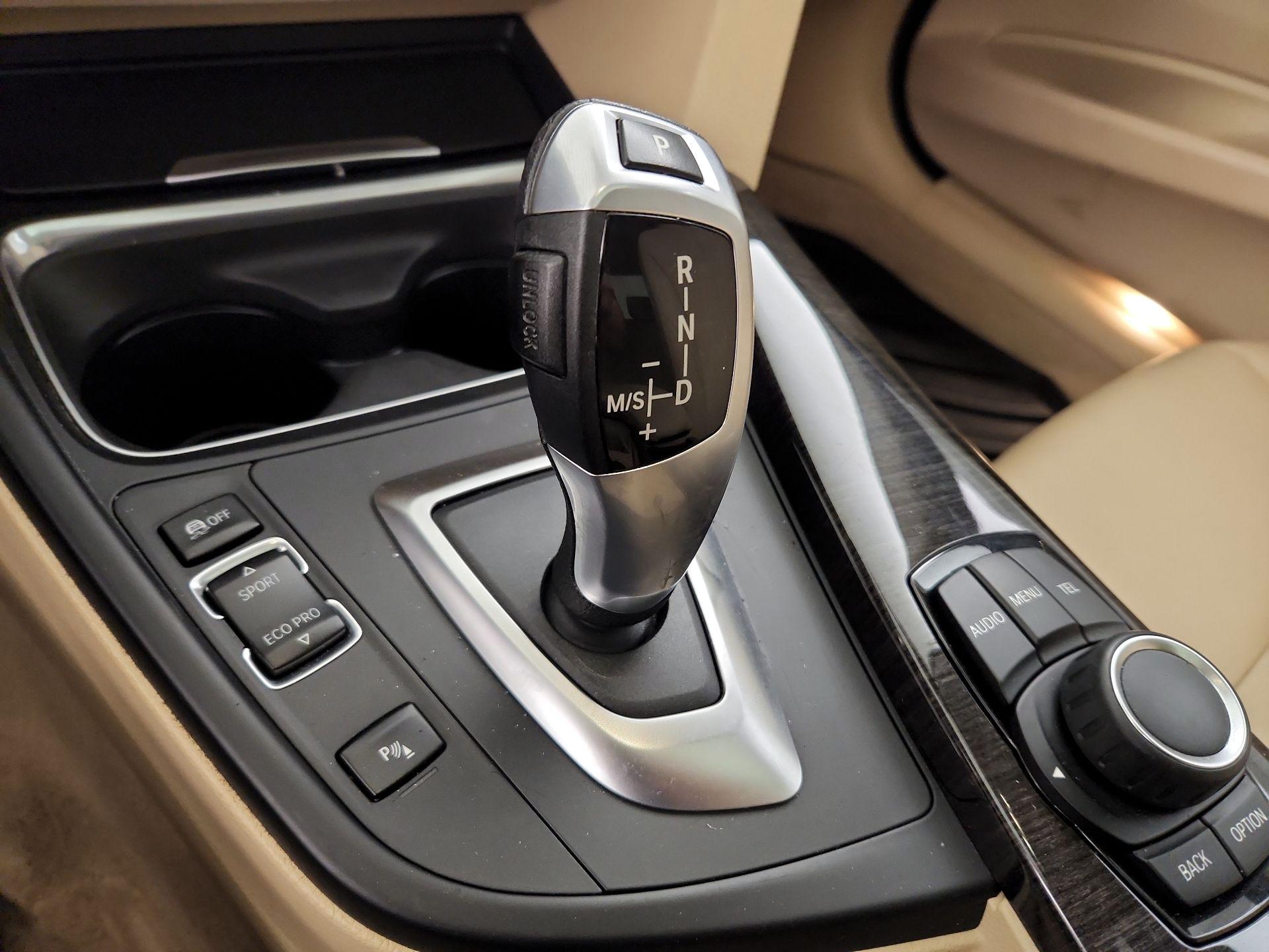 Thumbnail: 2015 BMW 3 Series - 17