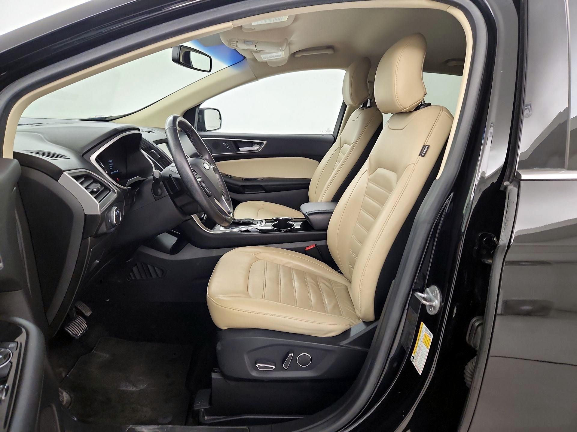 Thumbnail: 2017 Ford Edge - 11